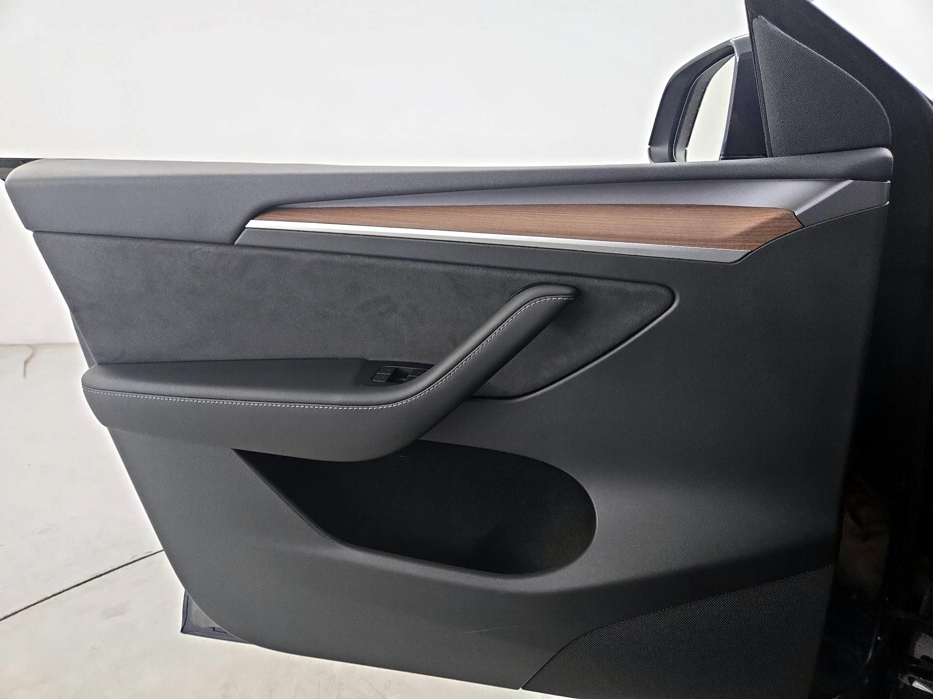 Thumbnail: 2024 Tesla Model Y - 12