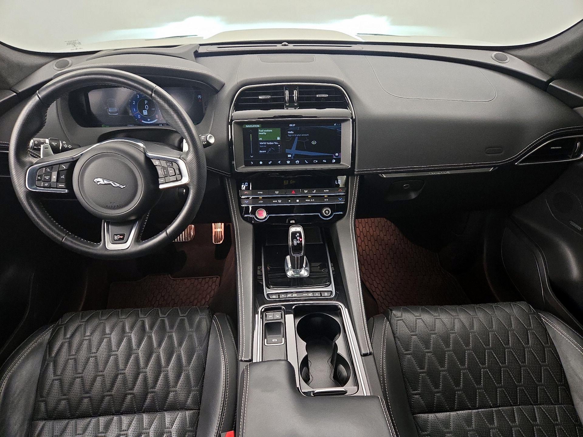 Thumbnail: 2020 Jaguar F-Pace - 9