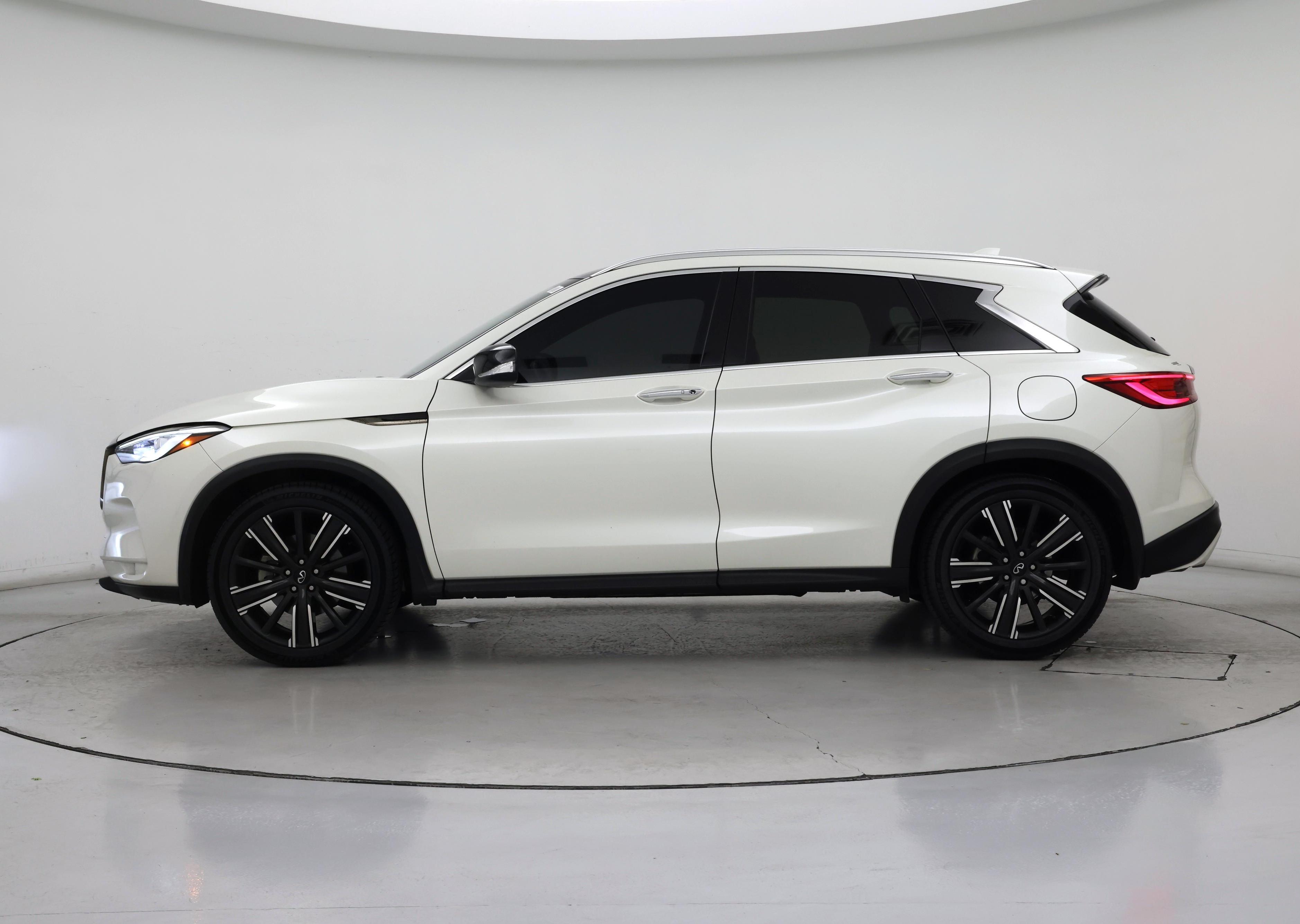 Thumbnail: 2021 INFINITI QX50 - 3