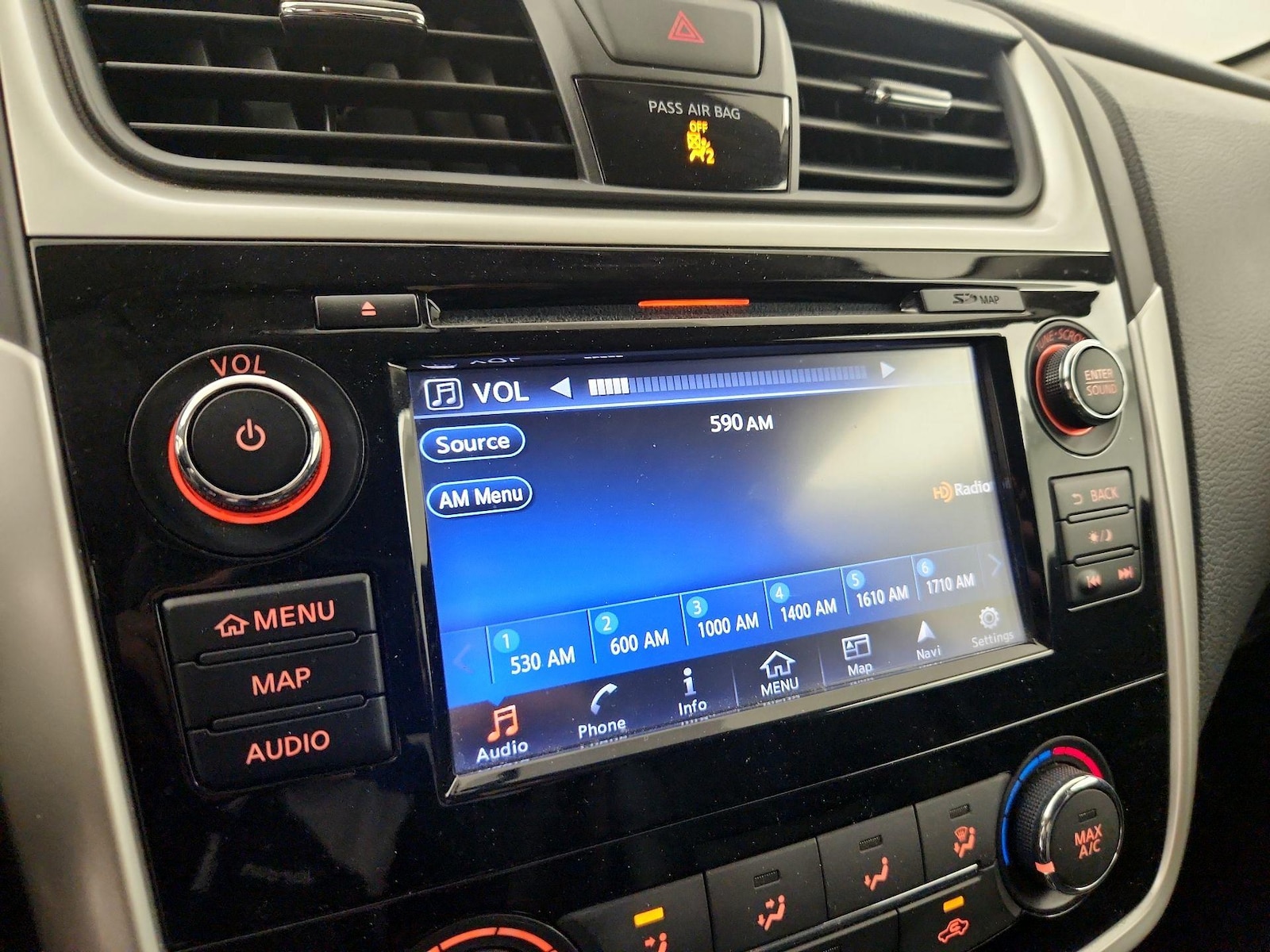 2018 Nissan Altima SR - Photo 17