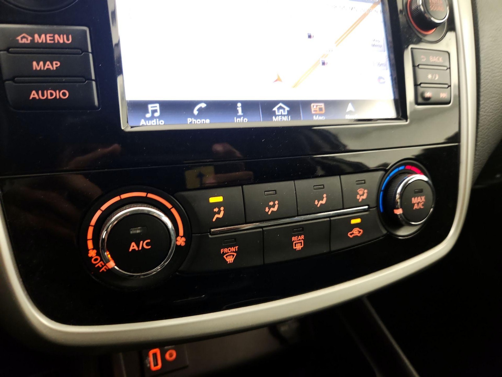 2018 Nissan Altima SR - Photo 18