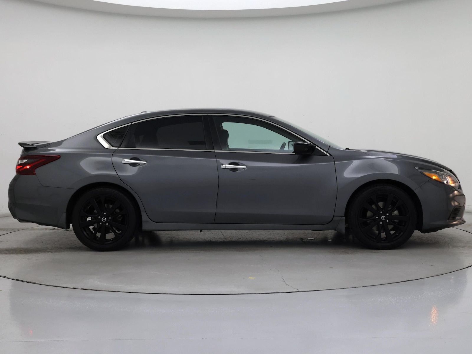 2018 Nissan Altima SR - Photo 8