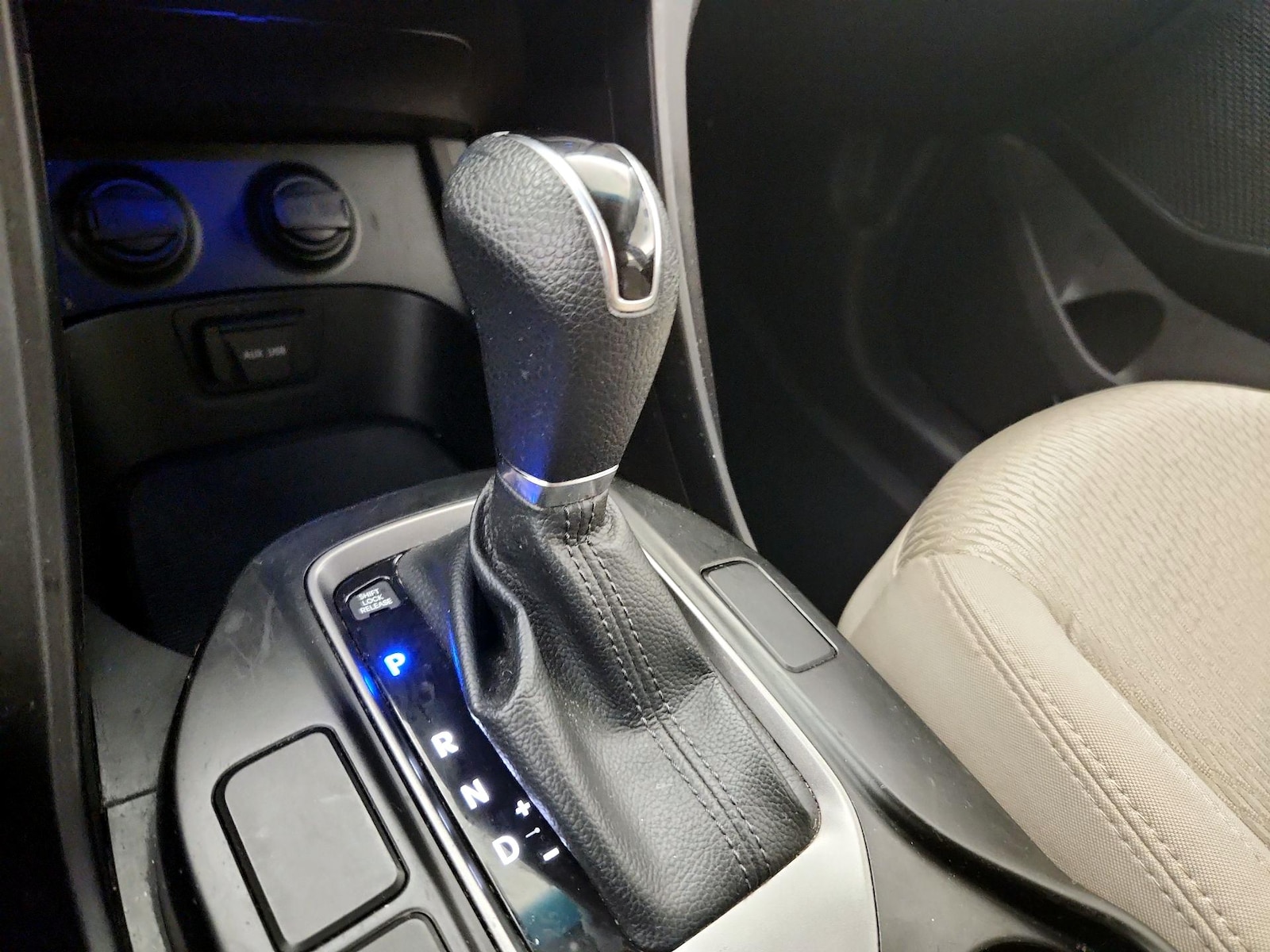 2015 Hyundai Santa Fe Sport - Photo 17