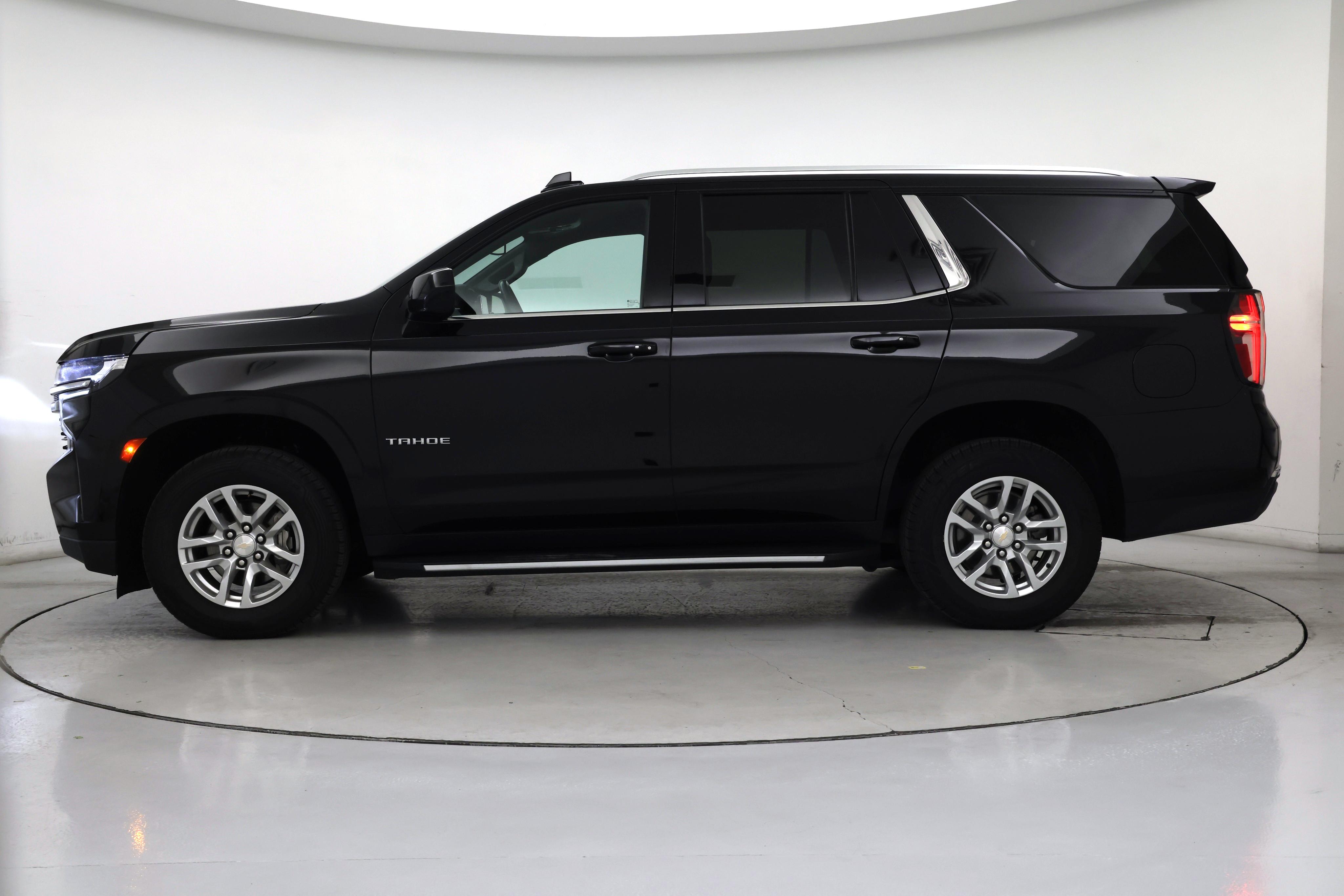 Thumbnail: 2023 Chevrolet Tahoe - 3