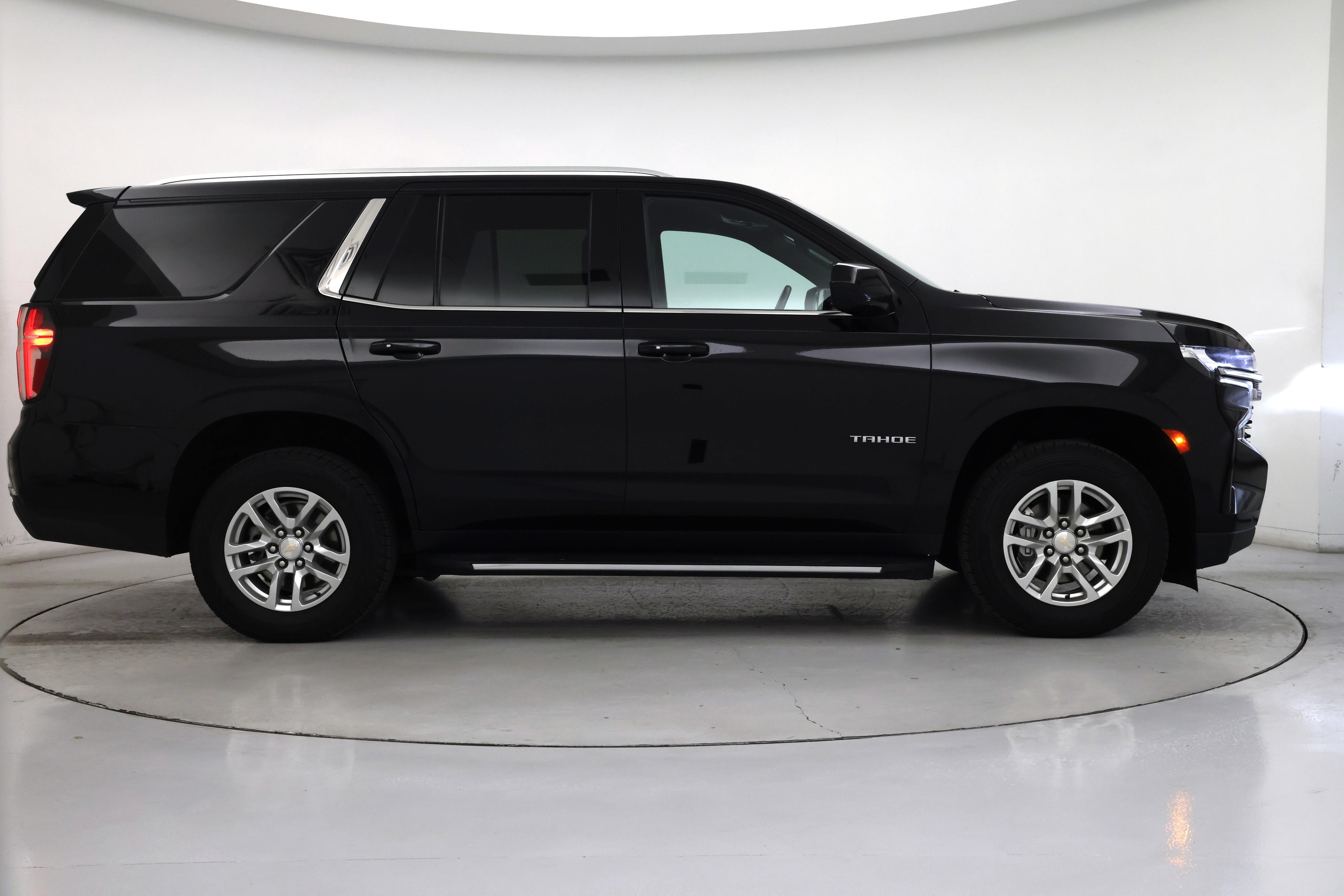 Thumbnail: 2023 Chevrolet Tahoe - 7