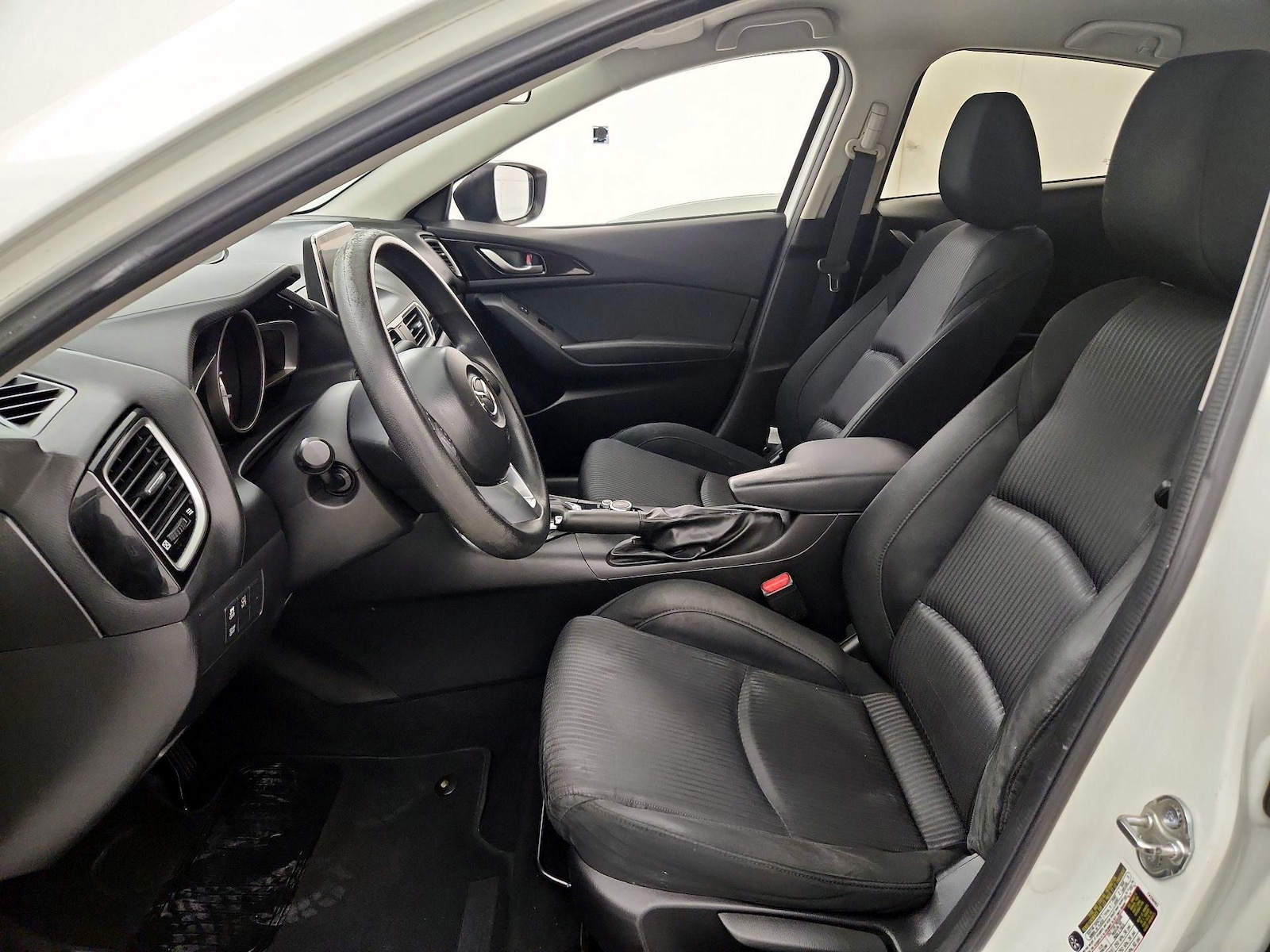 2016 Mazda MAZDA3 i Sport - Photo 12