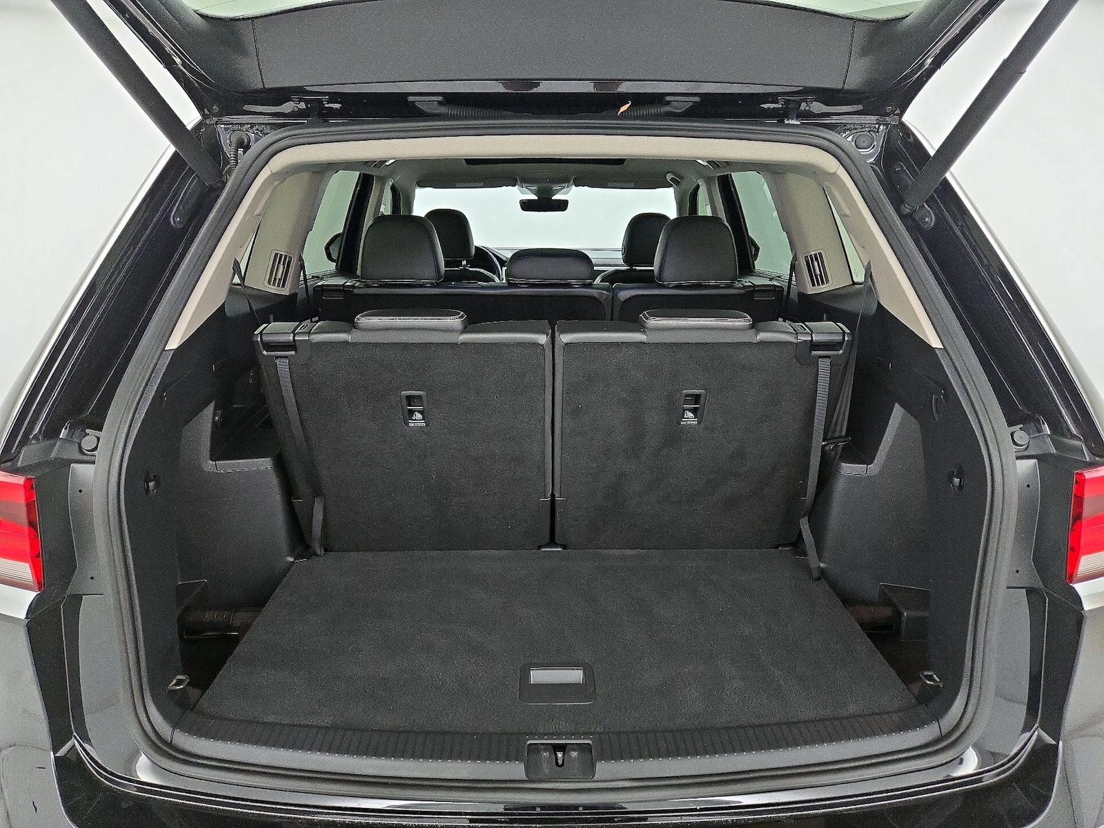 2022 Volkswagen Atlas SEL Premium R-Line - Photo 23