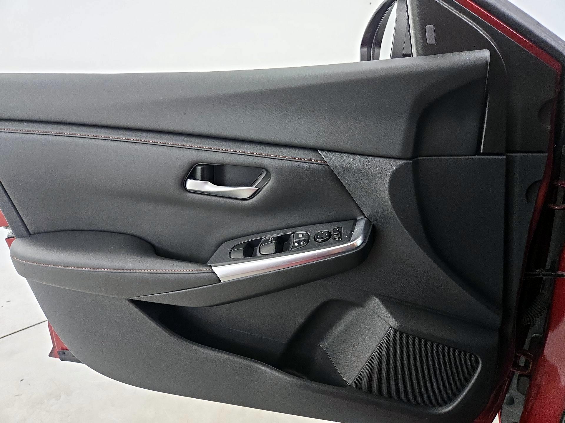 Thumbnail: 2022 Nissan Sentra - 12
