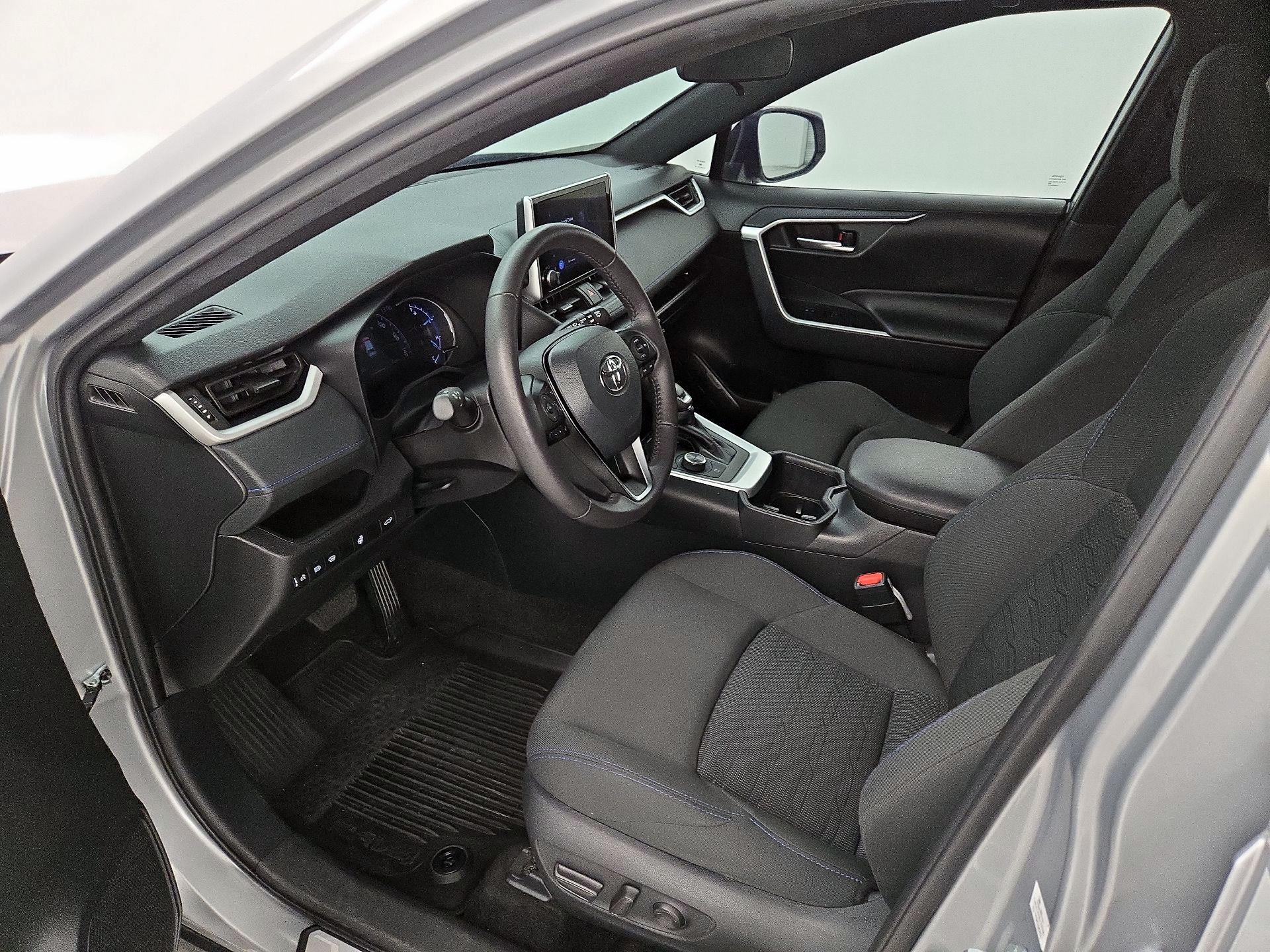 Thumbnail: 2025 Toyota RAV4 - 11