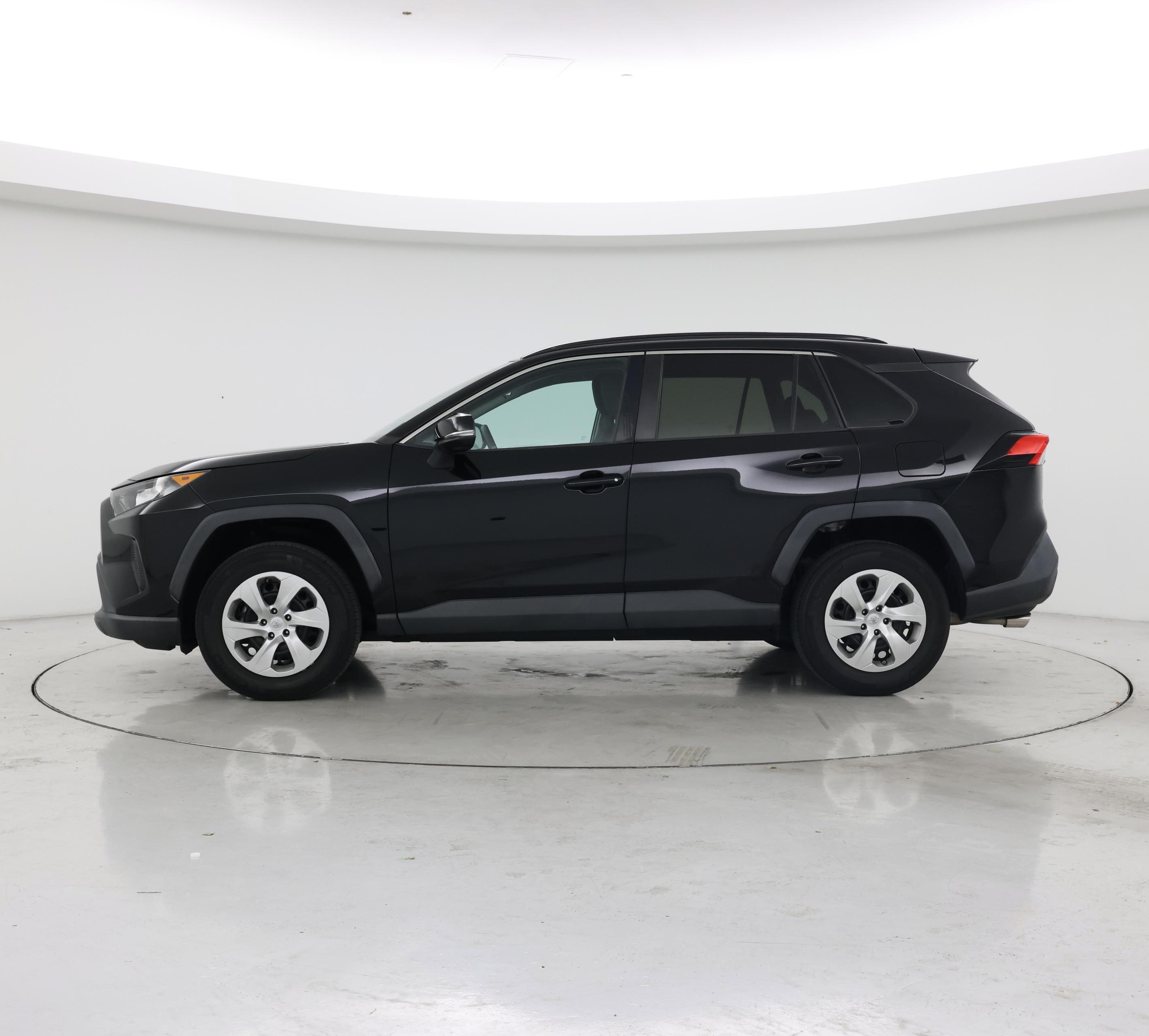 Thumbnail: 2021 Toyota RAV4 - 3