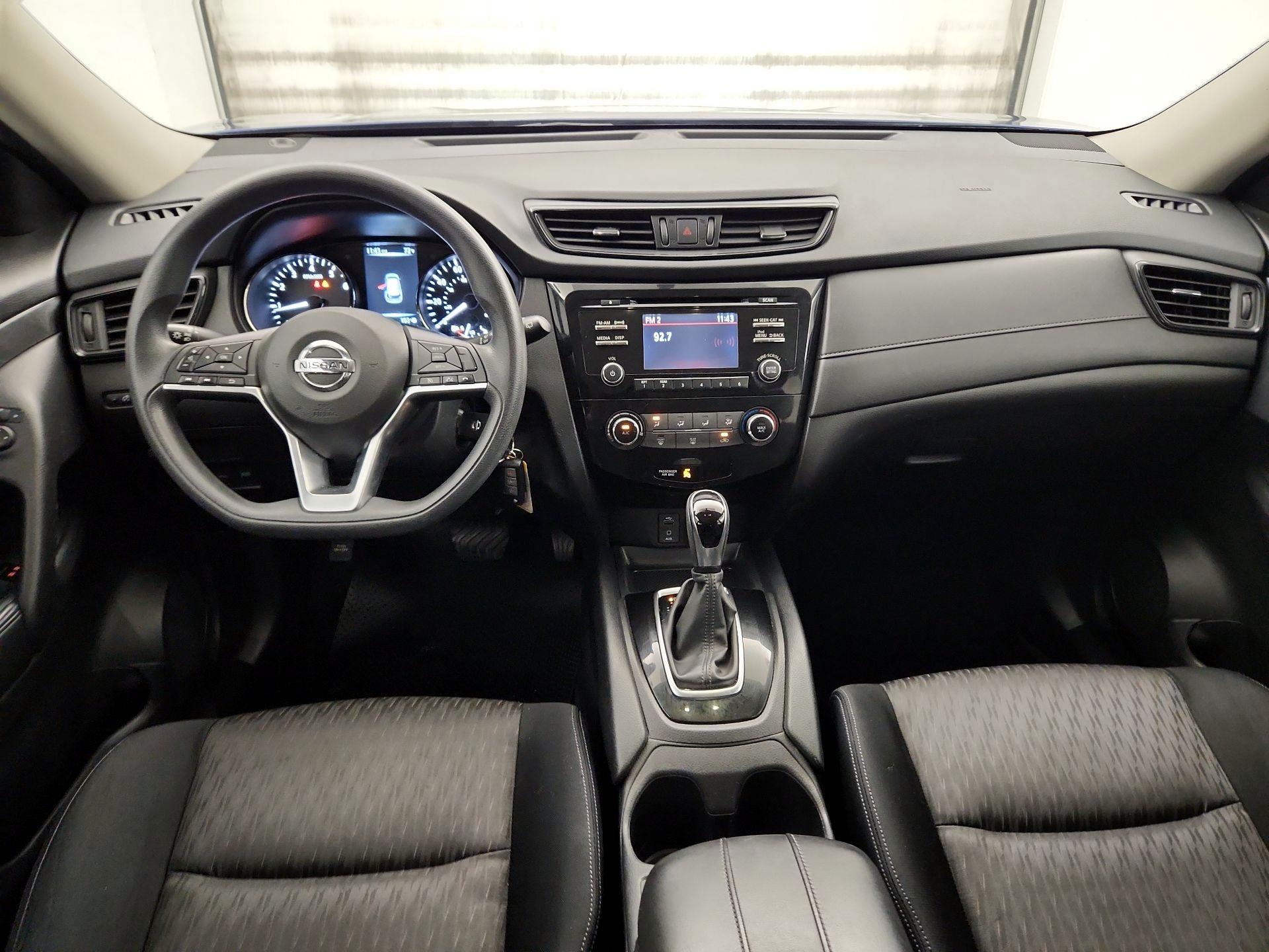 Thumbnail: 2017 Nissan Rogue - 9