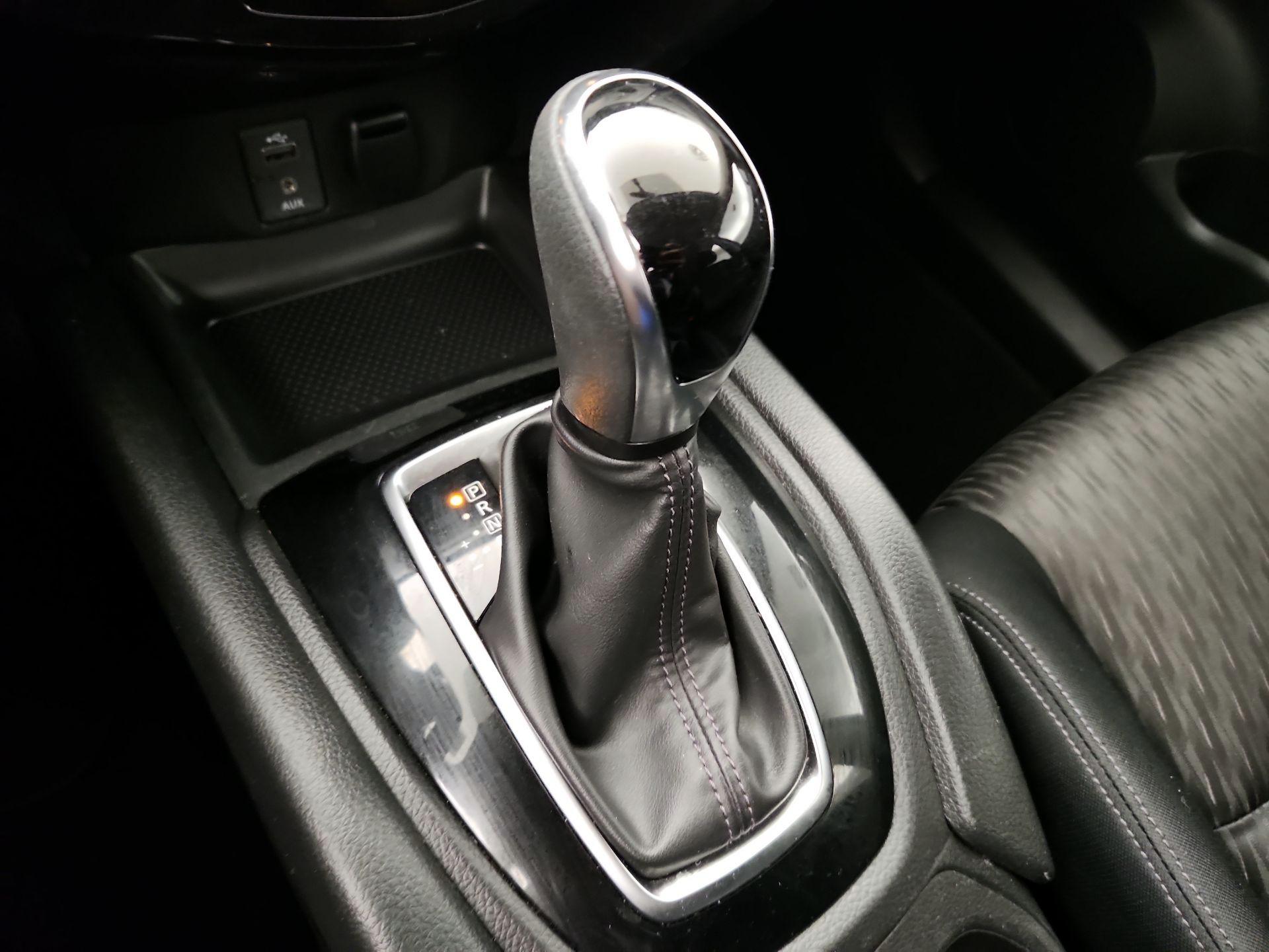 Thumbnail: 2017 Nissan Rogue - 17