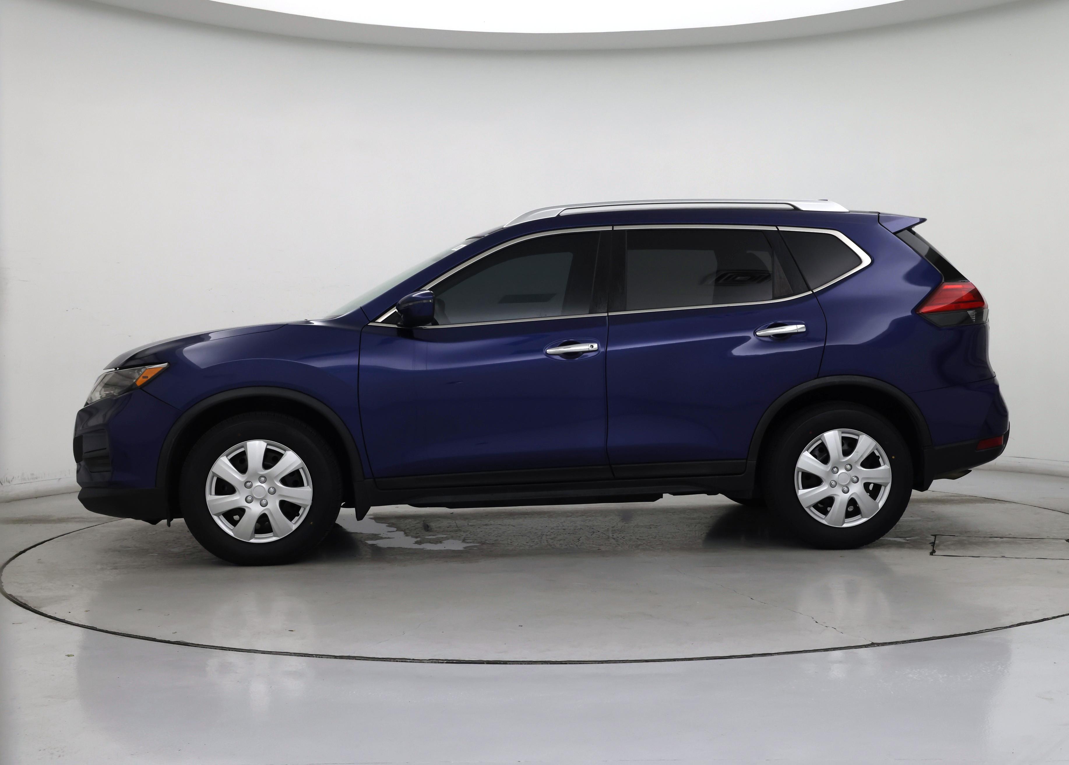 Thumbnail: 2017 Nissan Rogue - 3