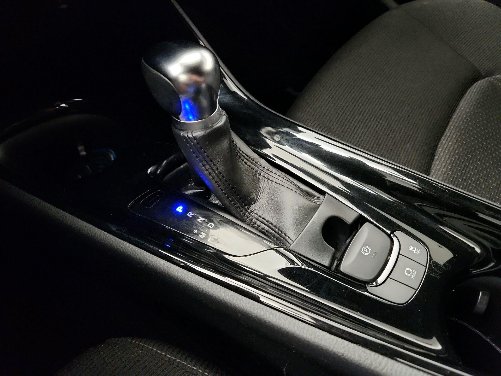 Thumbnail: 2019 Toyota C-HR - 17