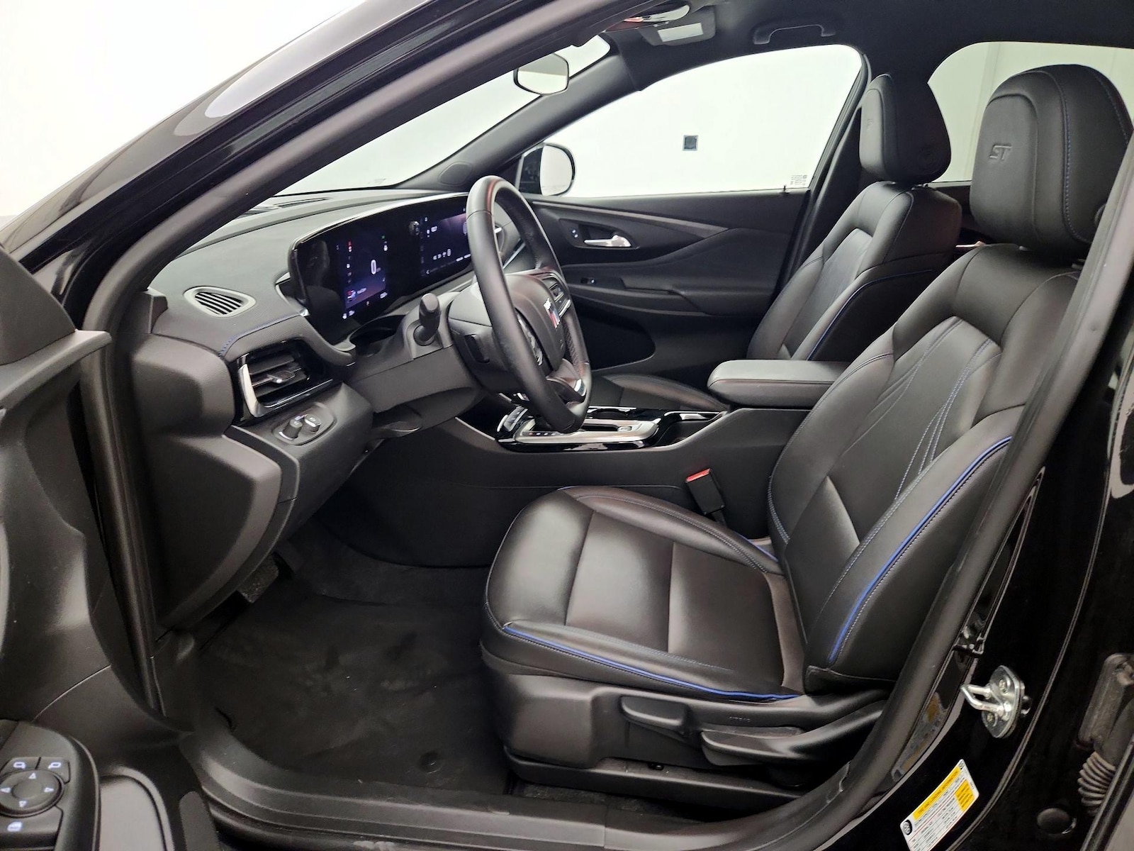 2025 Buick Envista Sport Touring - Photo 12