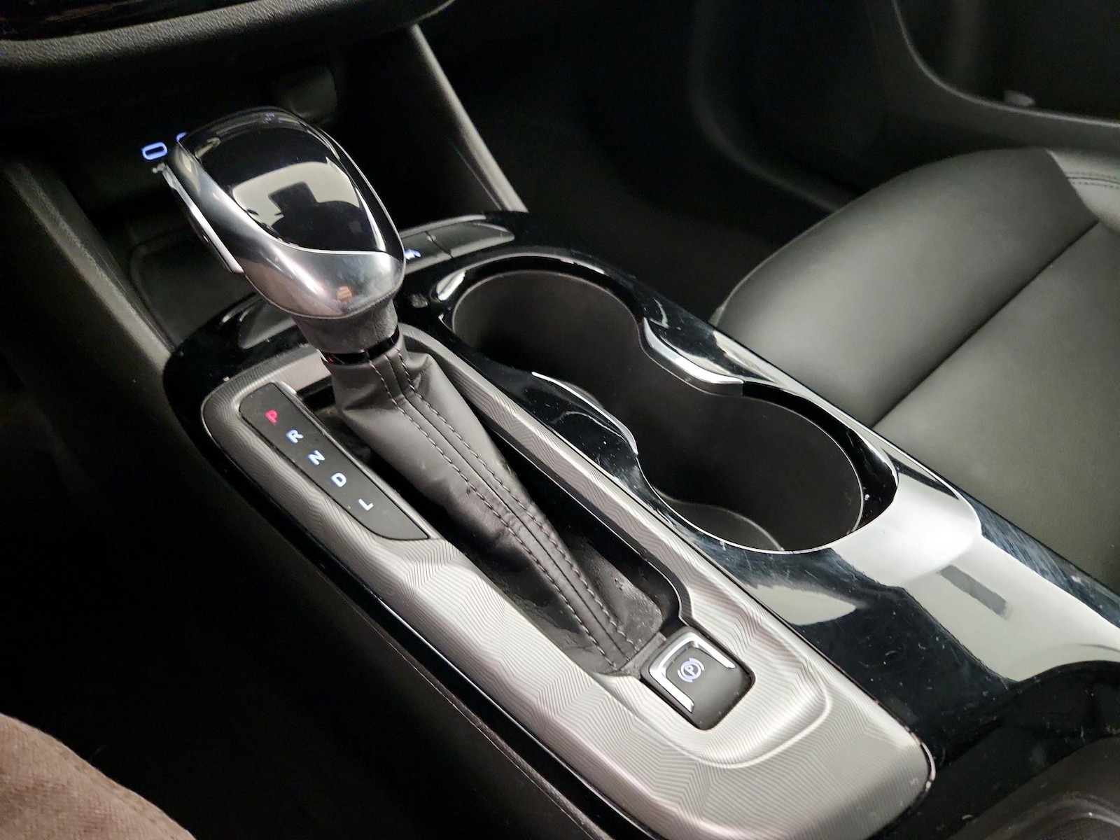 2025 Buick Envista Sport Touring - Photo 18