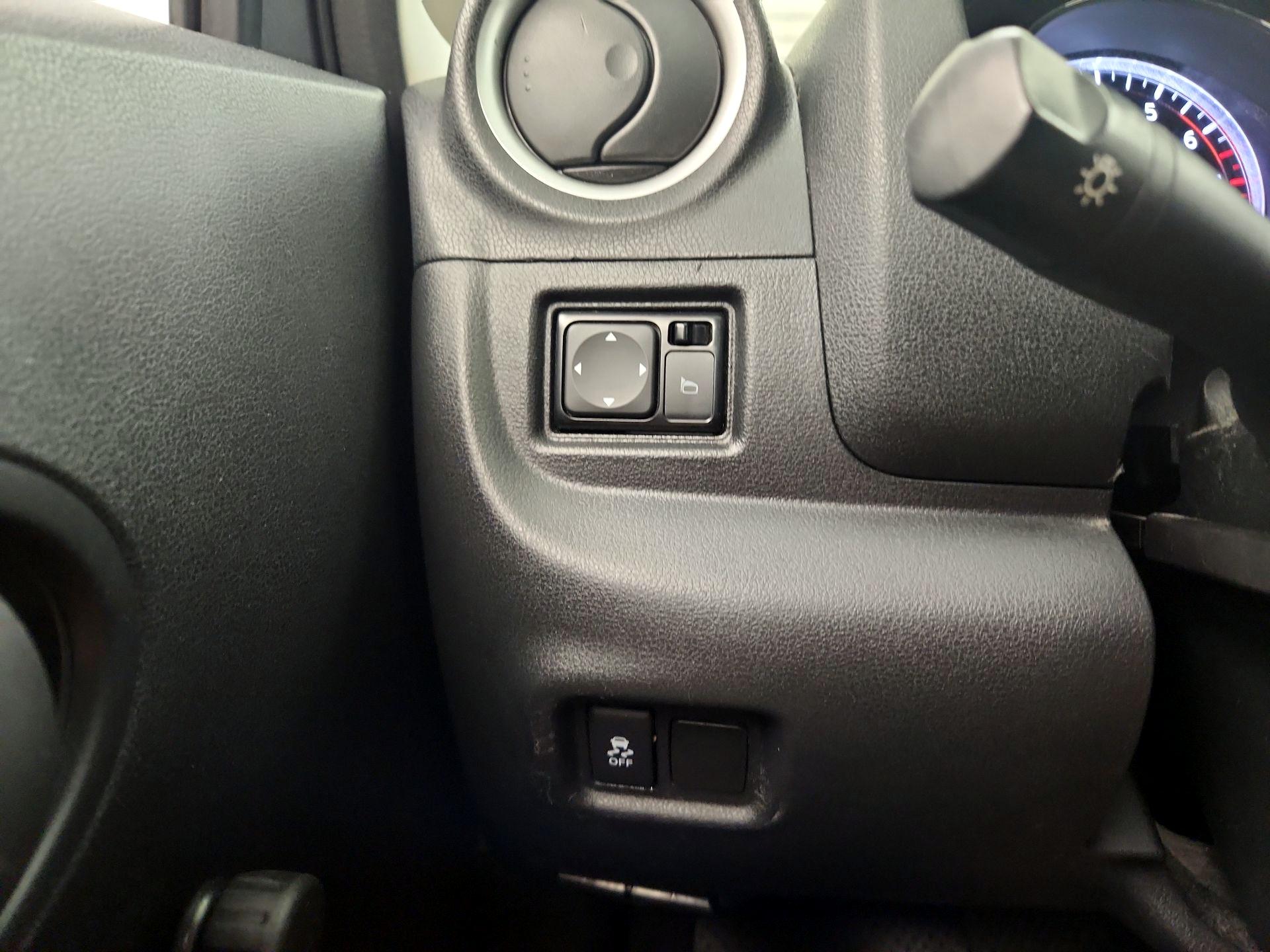Thumbnail: 2016 Nissan Versa Note - 13
