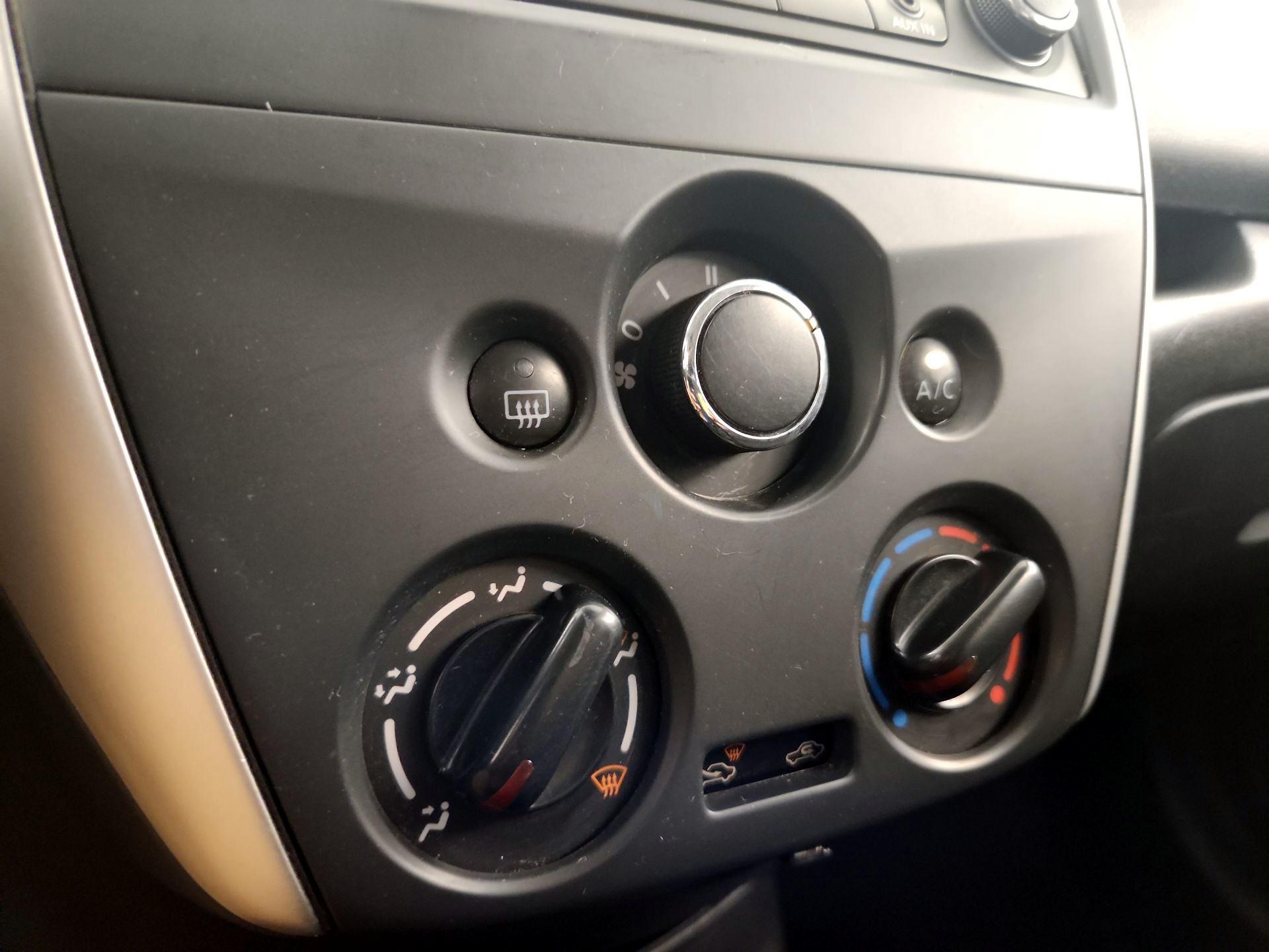 Thumbnail: 2016 Nissan Versa Note - 15