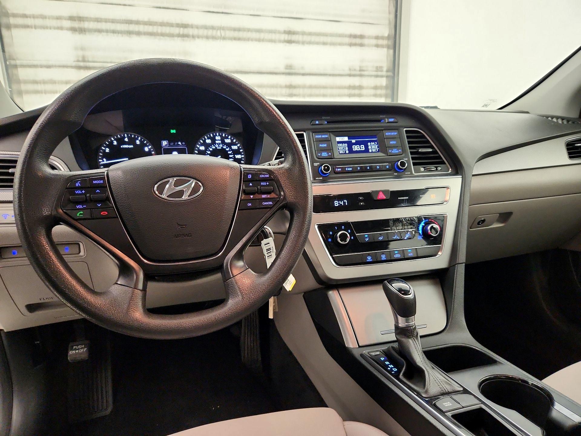 Thumbnail: 2017 Hyundai Sonata - 9