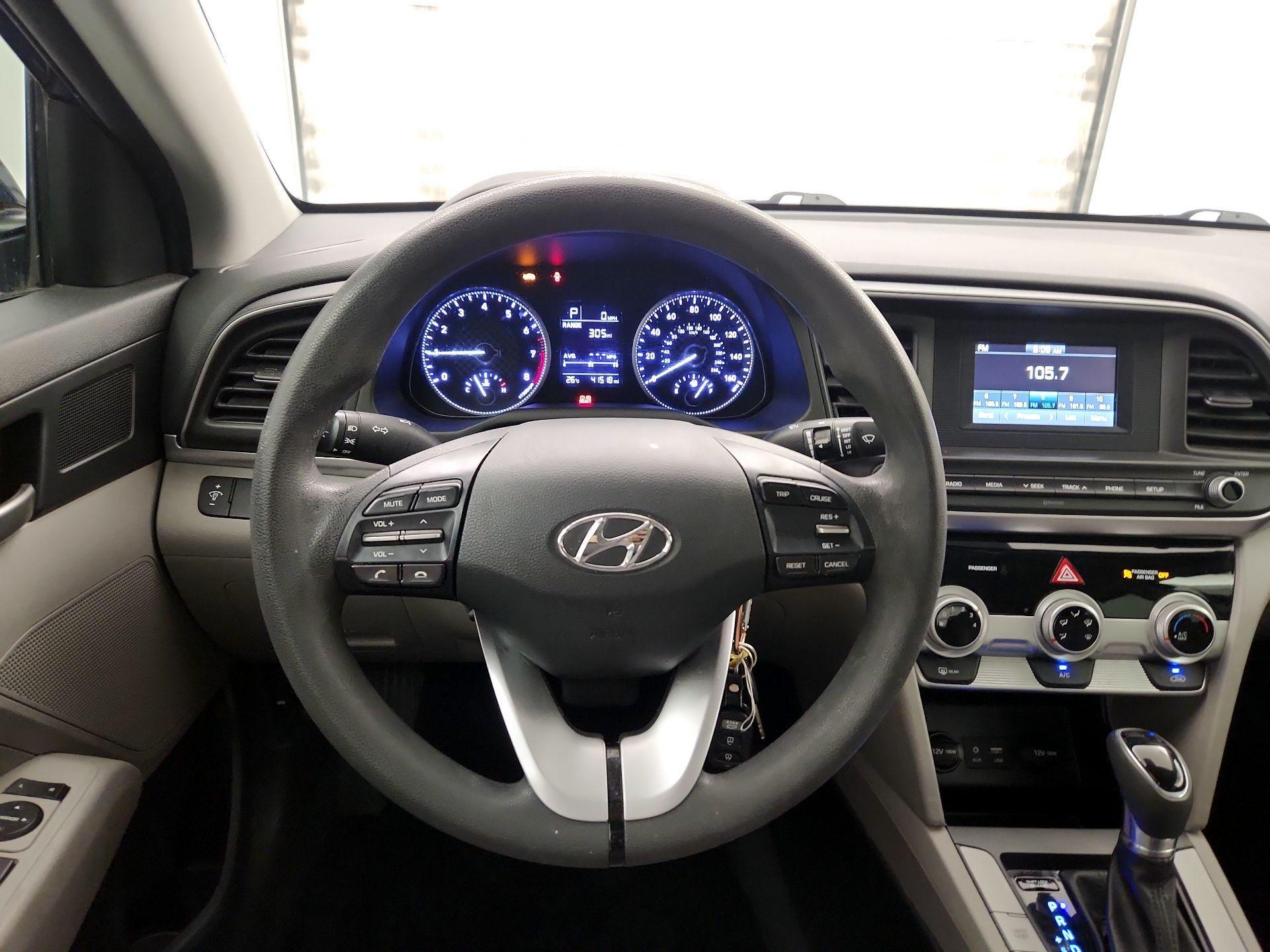 Thumbnail: 2019 Hyundai Elantra - 10