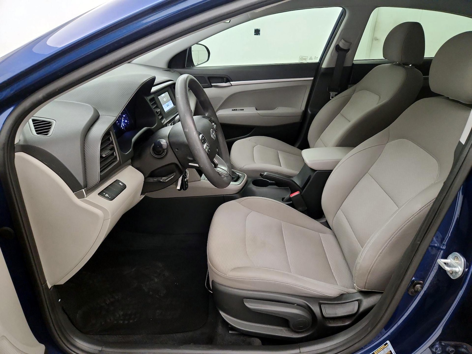 2019 Hyundai Elantra SE - Photo 12