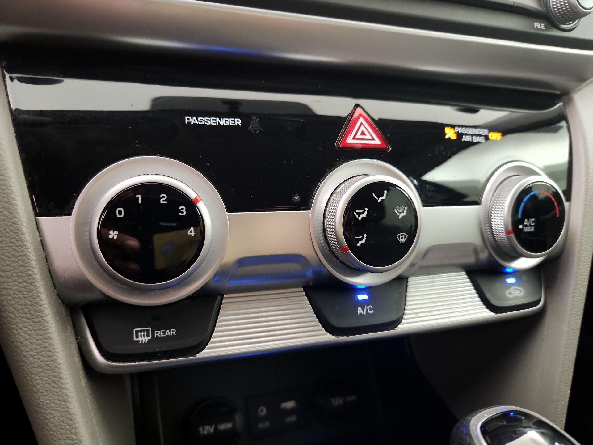 Thumbnail: 2019 Hyundai Elantra - 16