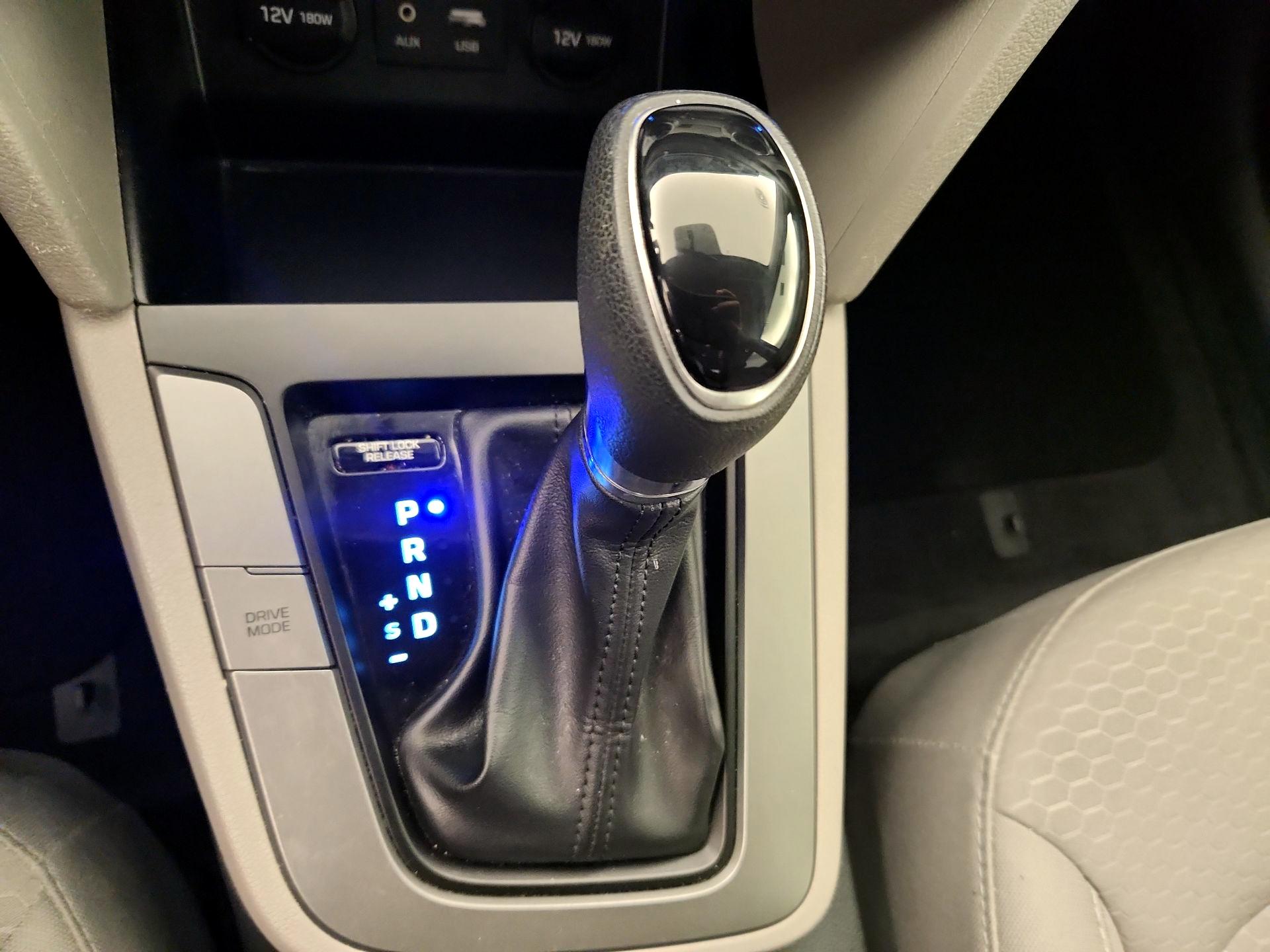 Thumbnail: 2019 Hyundai Elantra - 17