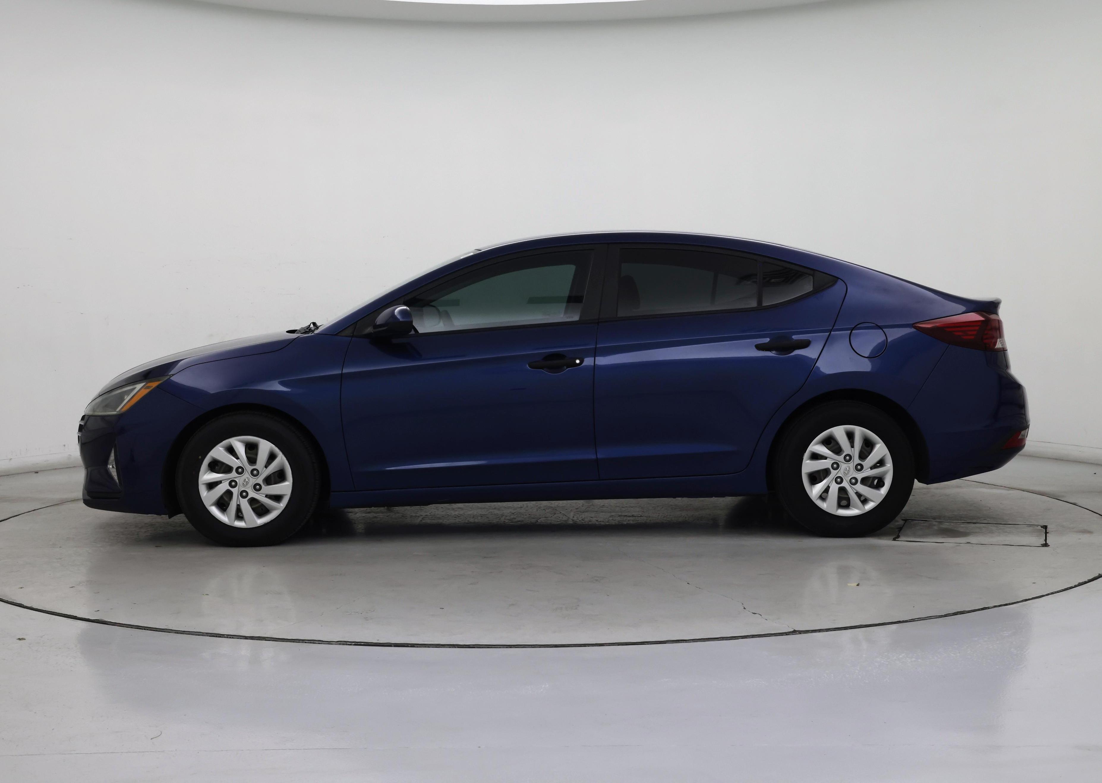 Thumbnail: 2019 Hyundai Elantra - 3