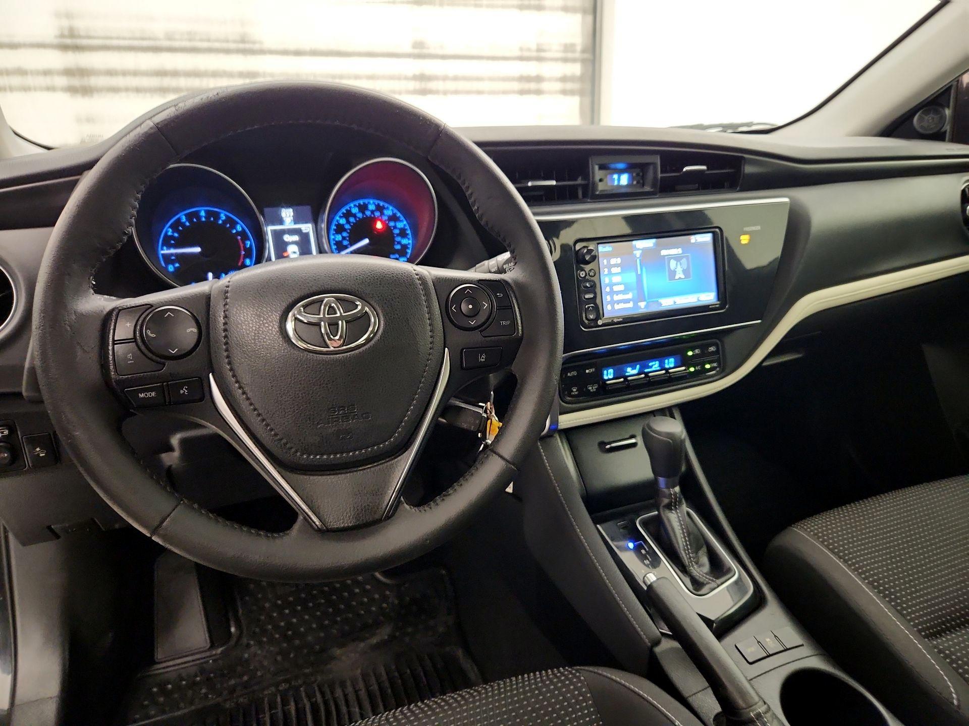 Thumbnail: 2017 Toyota Corolla iM - 9