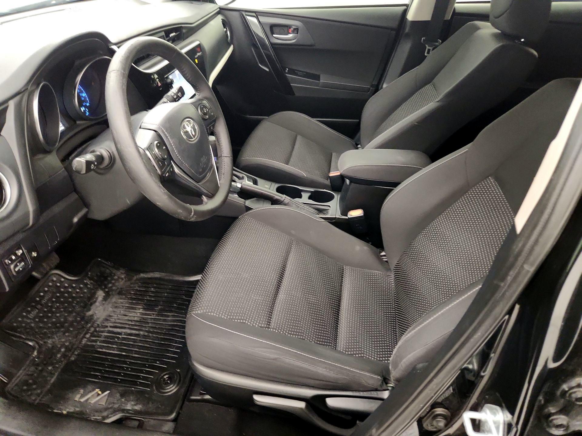 Thumbnail: 2017 Toyota Corolla iM - 11