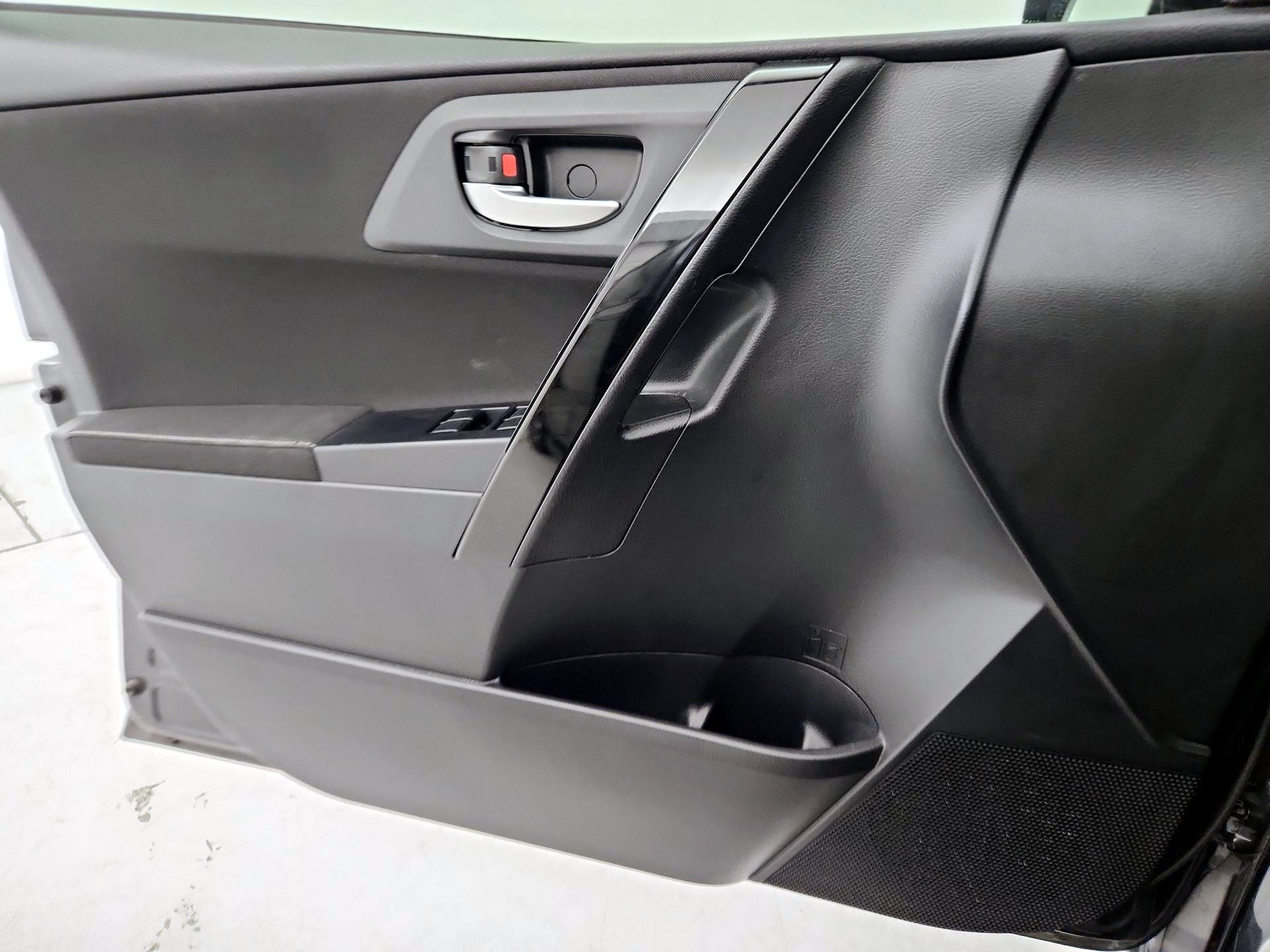 Thumbnail: 2017 Toyota Corolla iM - 12