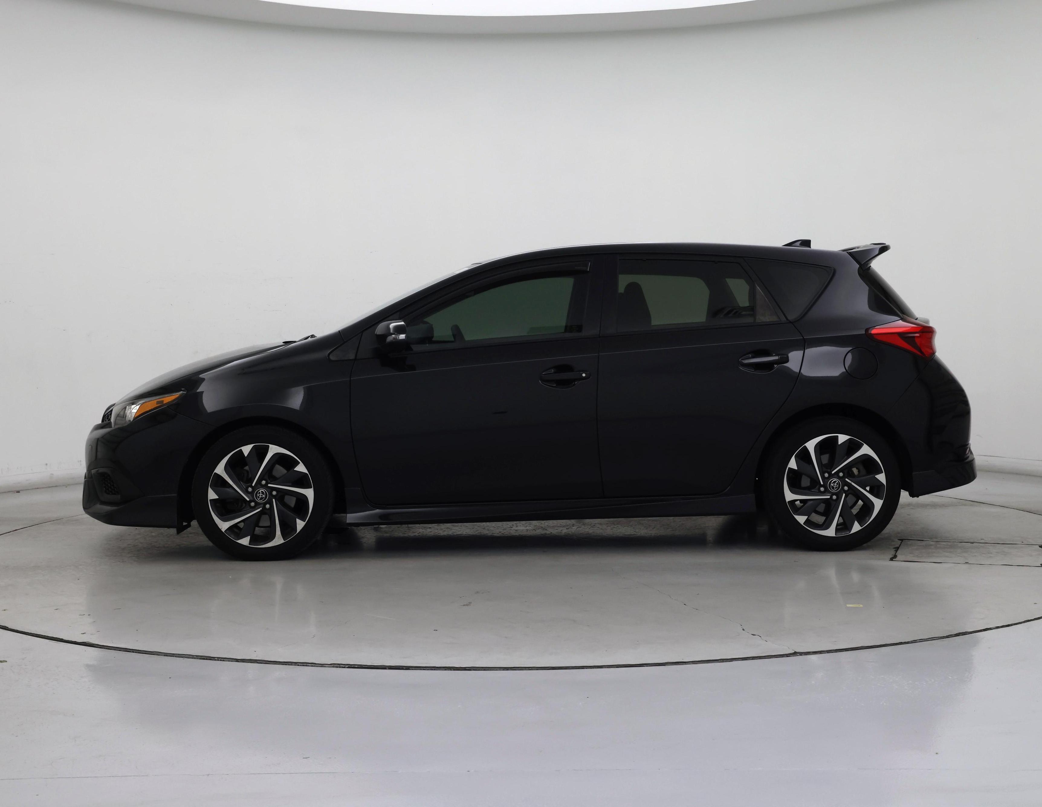 Thumbnail: 2017 Toyota Corolla iM - 3