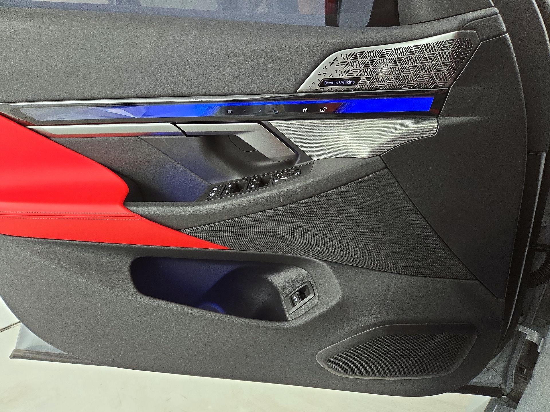 Thumbnail: 2025 BMW M5 - 12