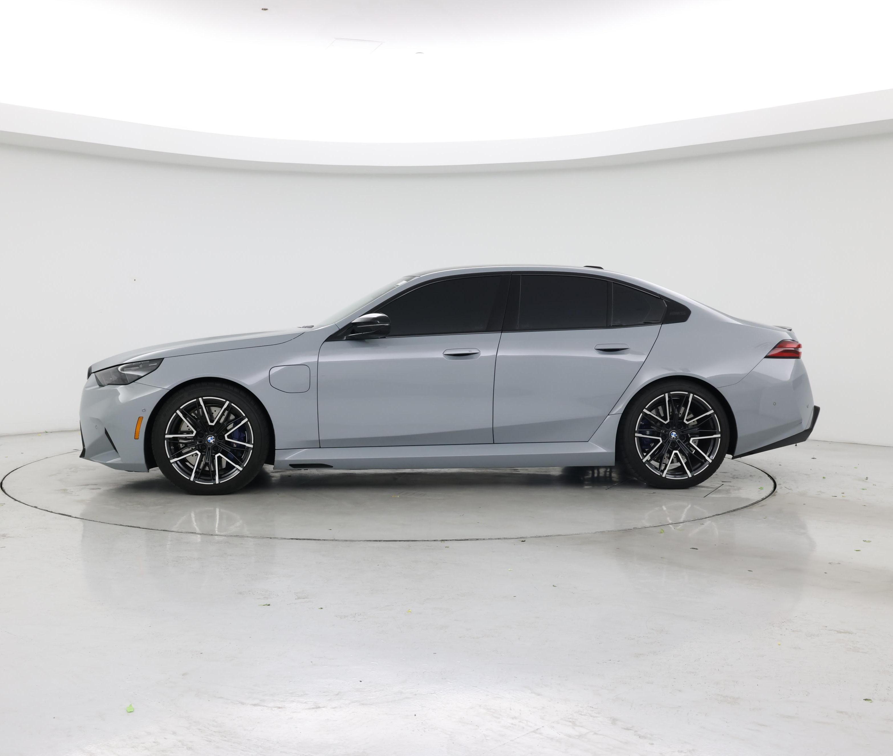 Thumbnail: 2025 BMW M5 - 3