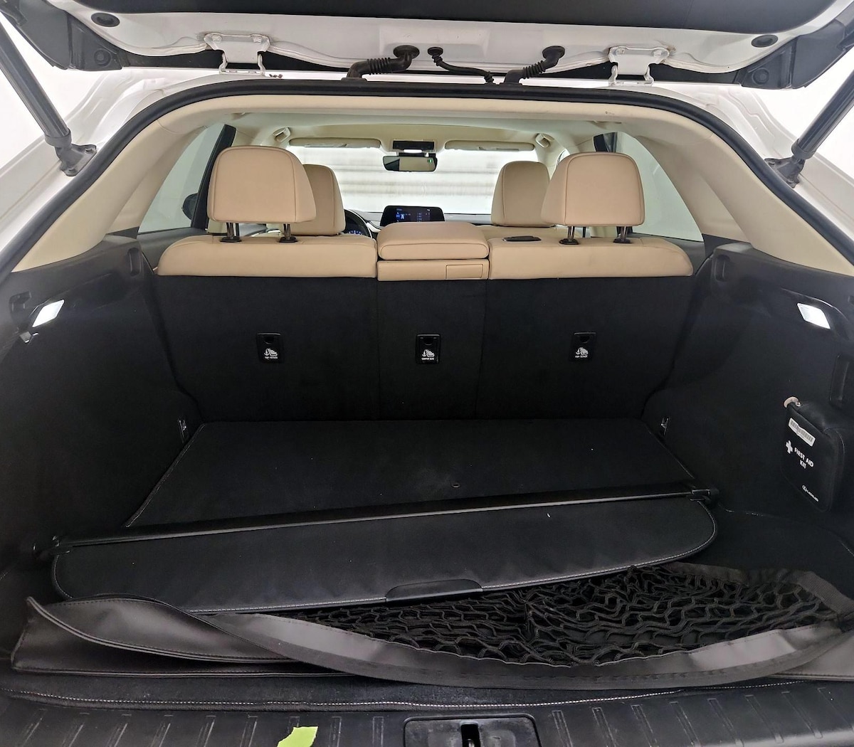 Trunk/Cargo (Seats Up)
