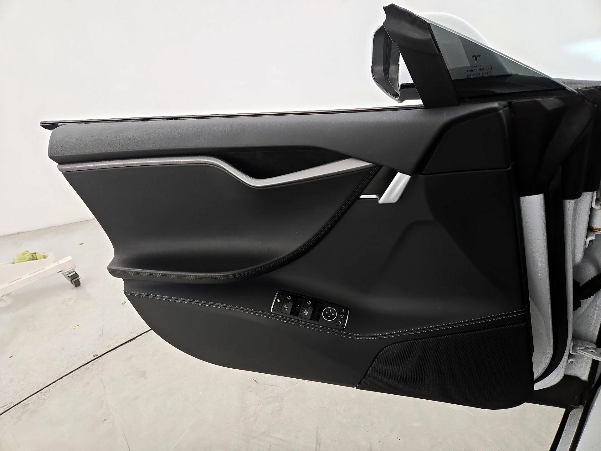 Thumbnail: 2020 Tesla Model S - 12