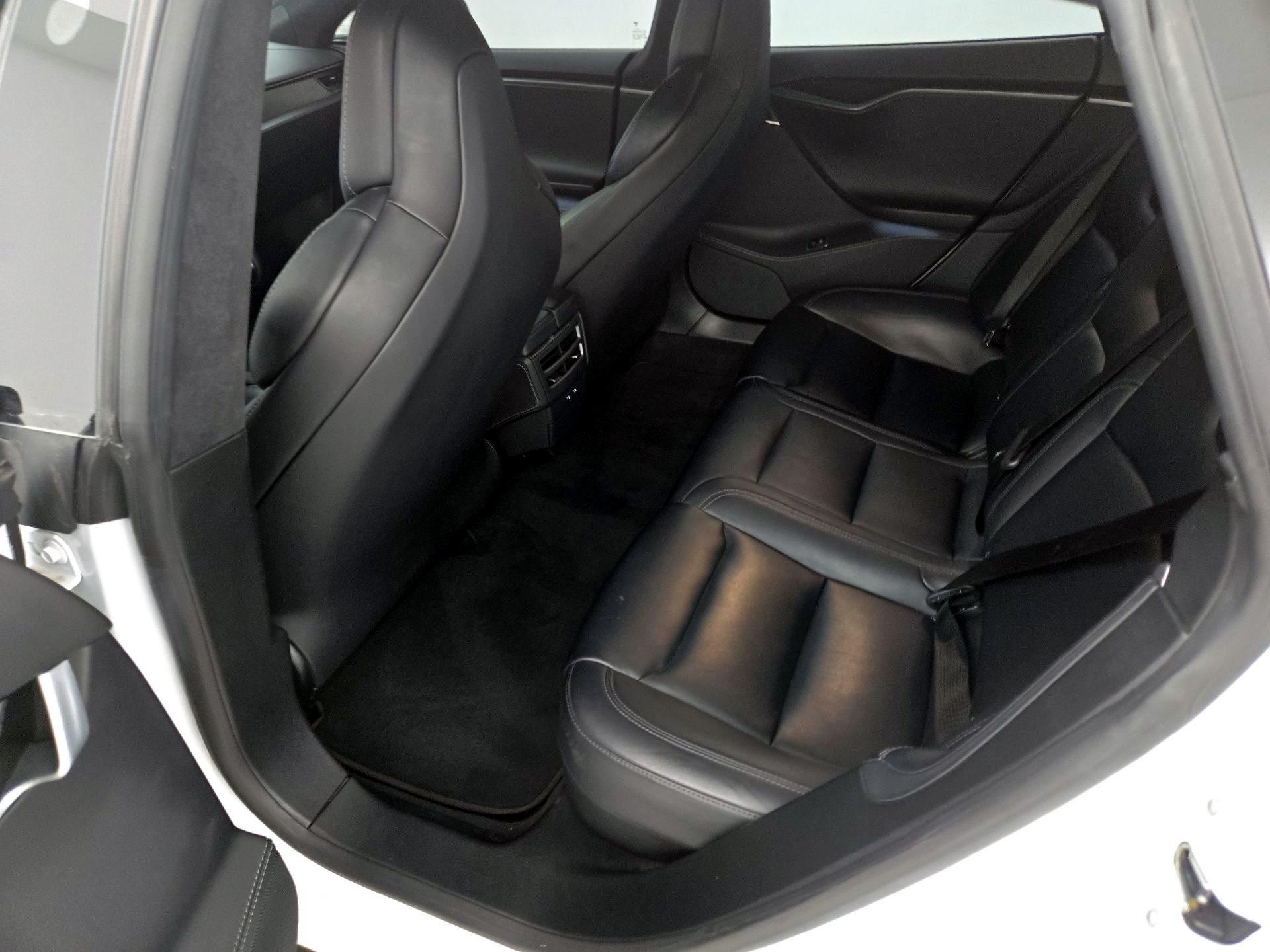 Thumbnail: 2020 Tesla Model S - 20