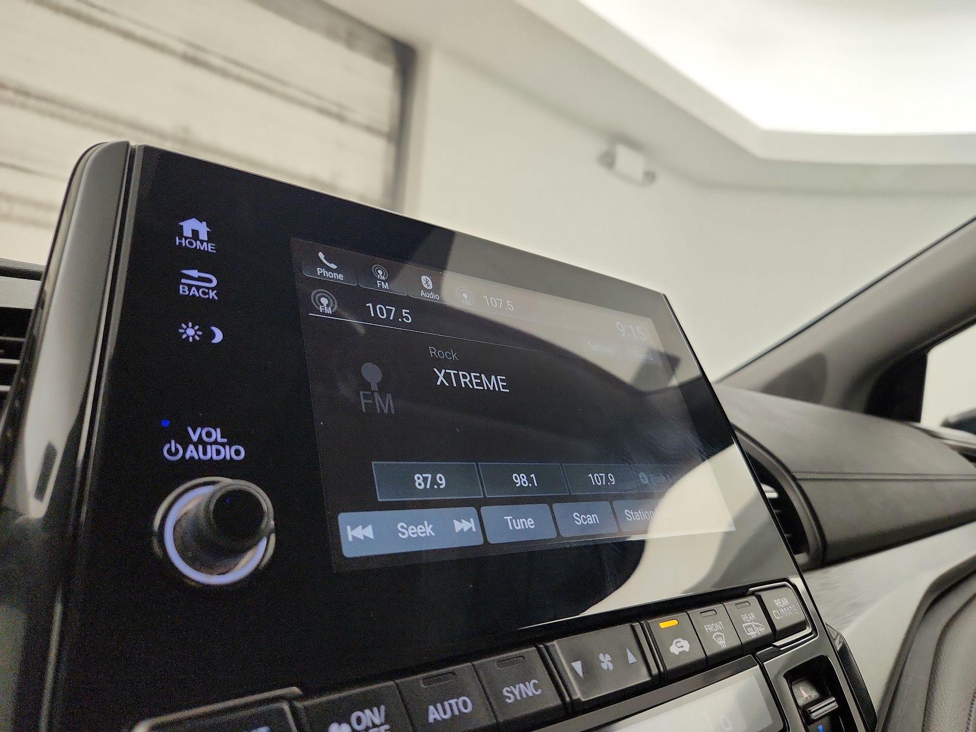 Thumbnail: 2019 Honda Odyssey - 15