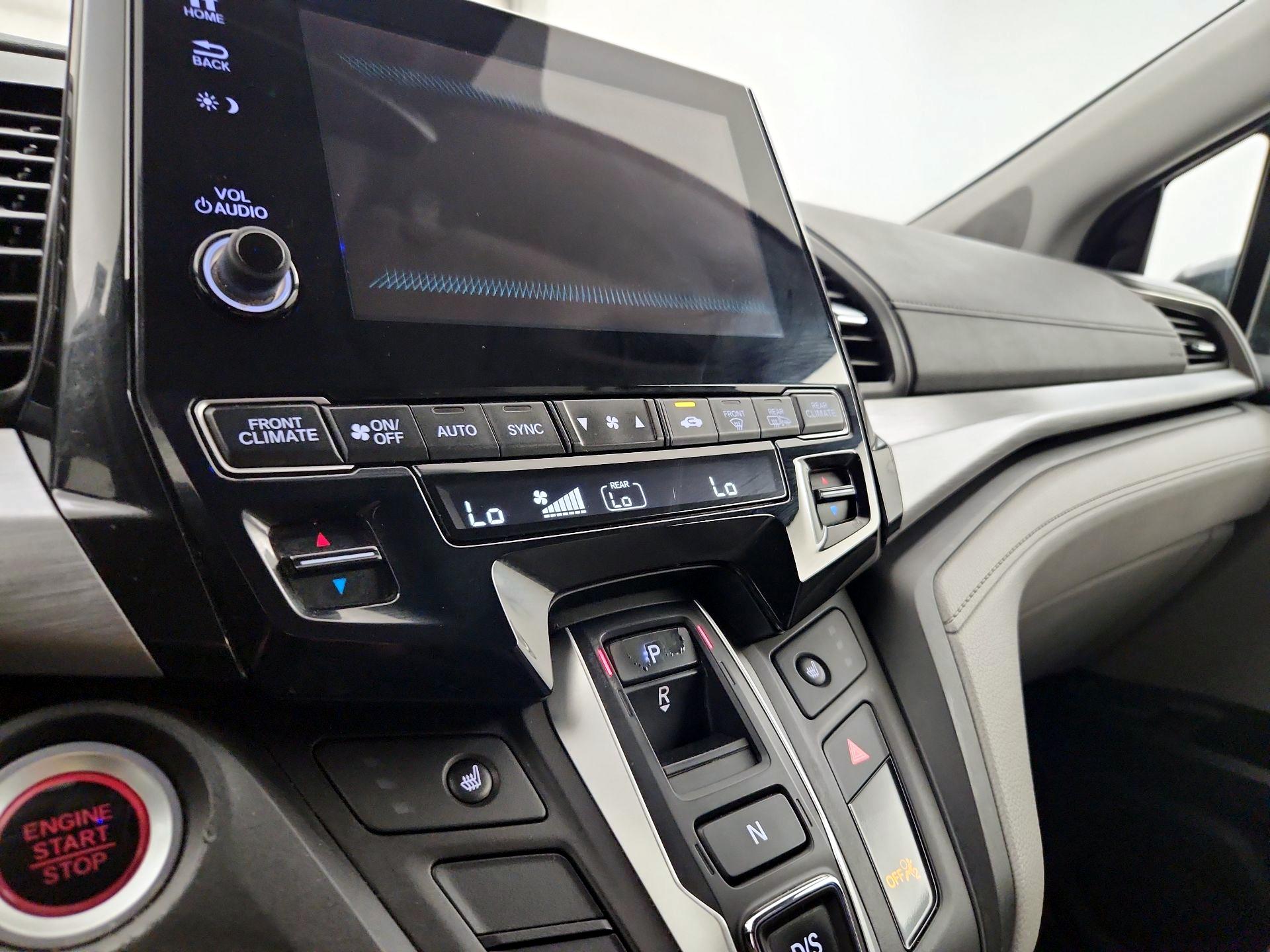 Thumbnail: 2019 Honda Odyssey - 16
