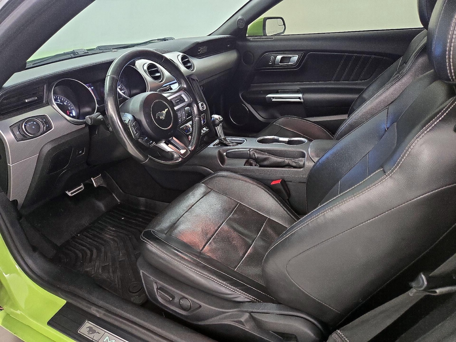 2020 Ford Mustang GT Premium - Photo 12