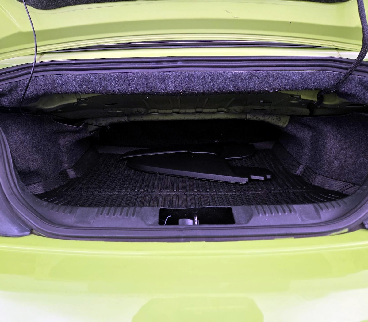 Trunk/Cargo (Seats Up)