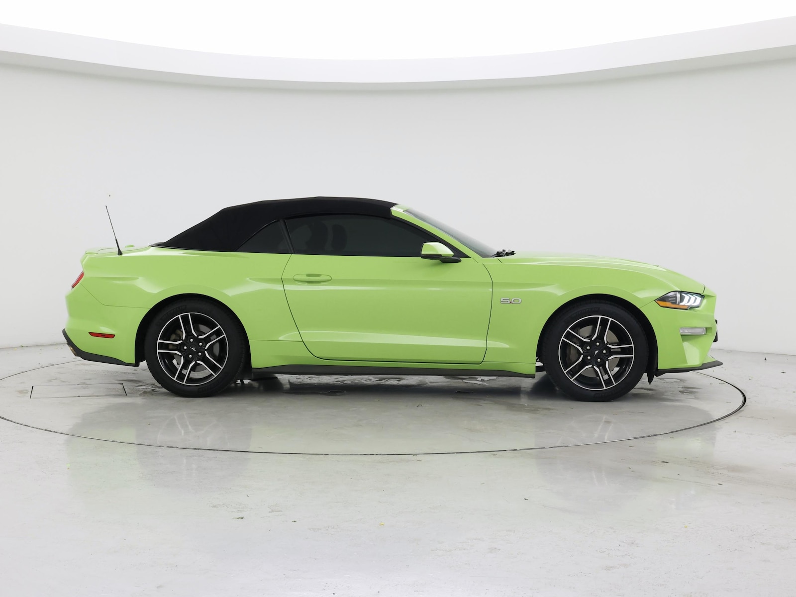 2020 Ford Mustang GT Premium - Photo 8