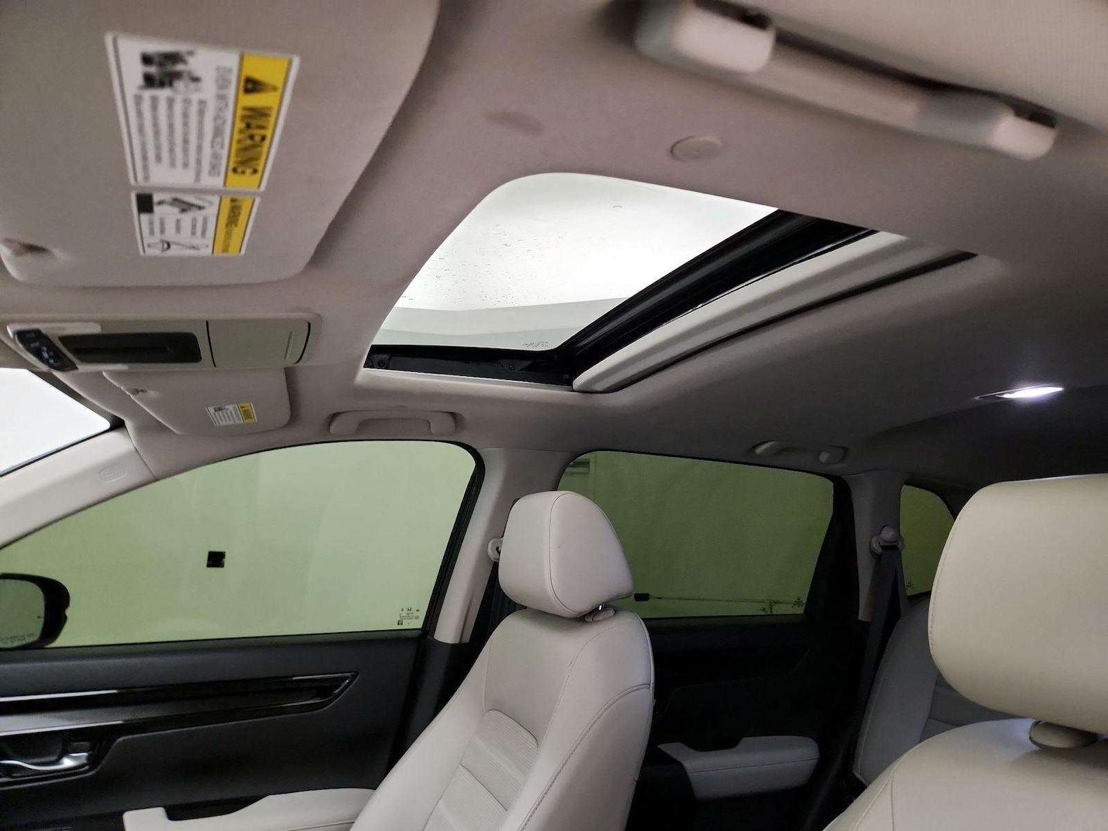 Sunroof(s) & Overhead Airbags