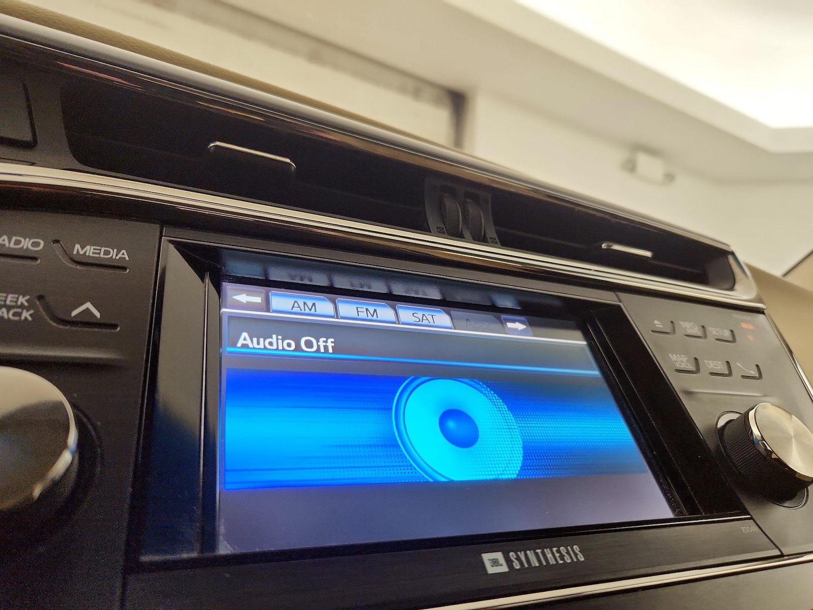 2014 Toyota Avalon Limited - Photo 17
