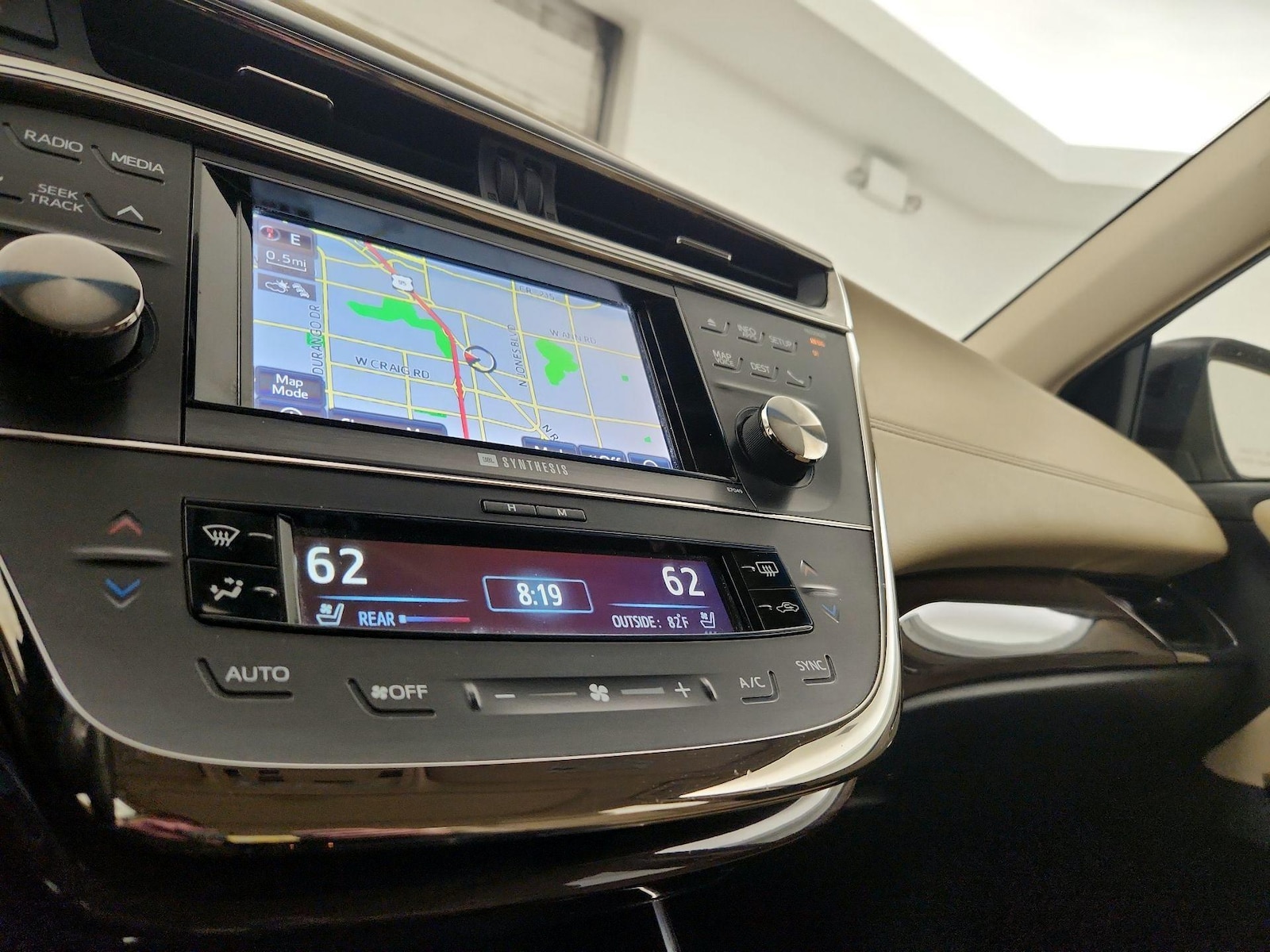 2014 Toyota Avalon Limited - Photo 18