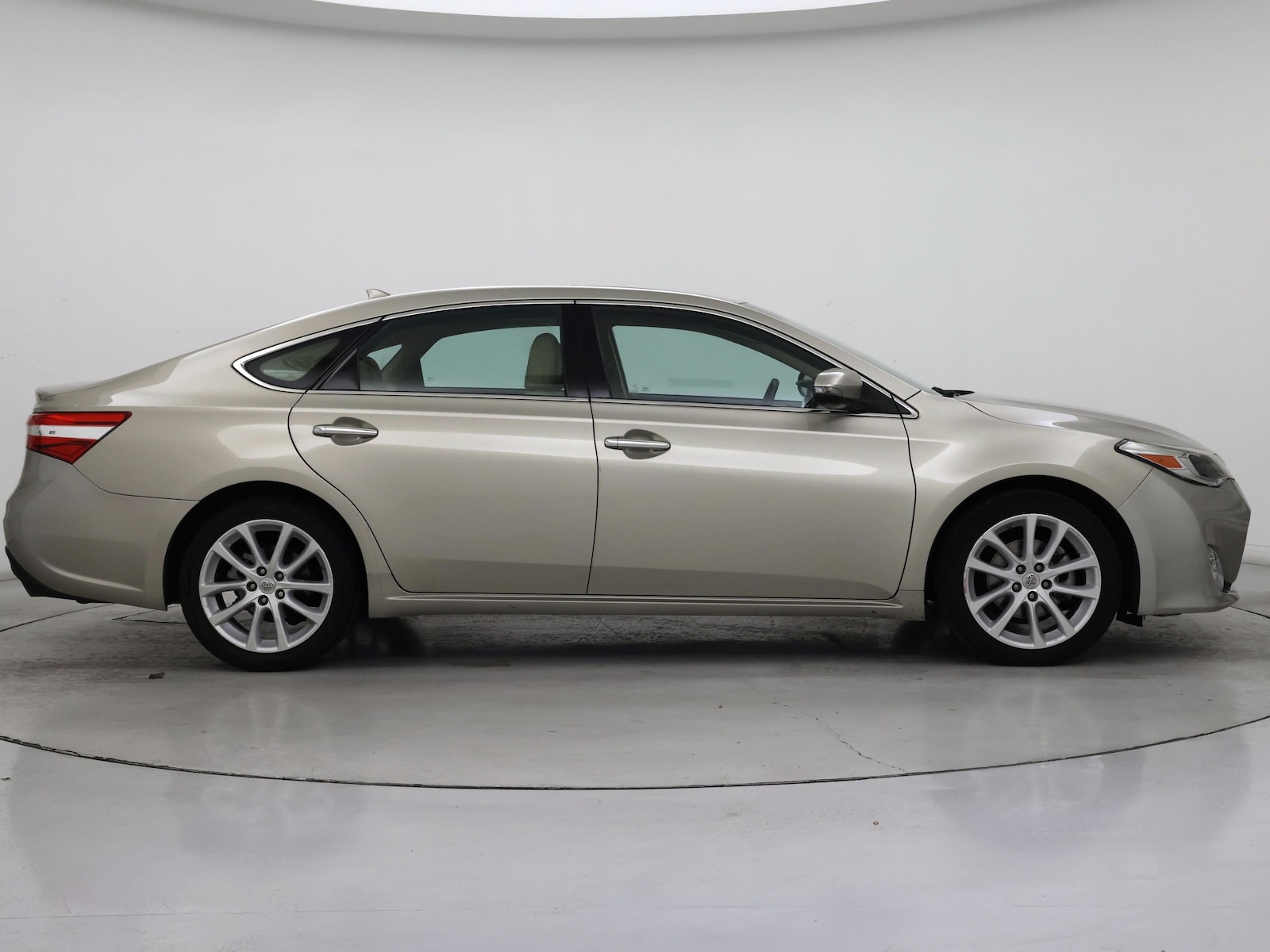 2014 Toyota Avalon Limited - Photo 8