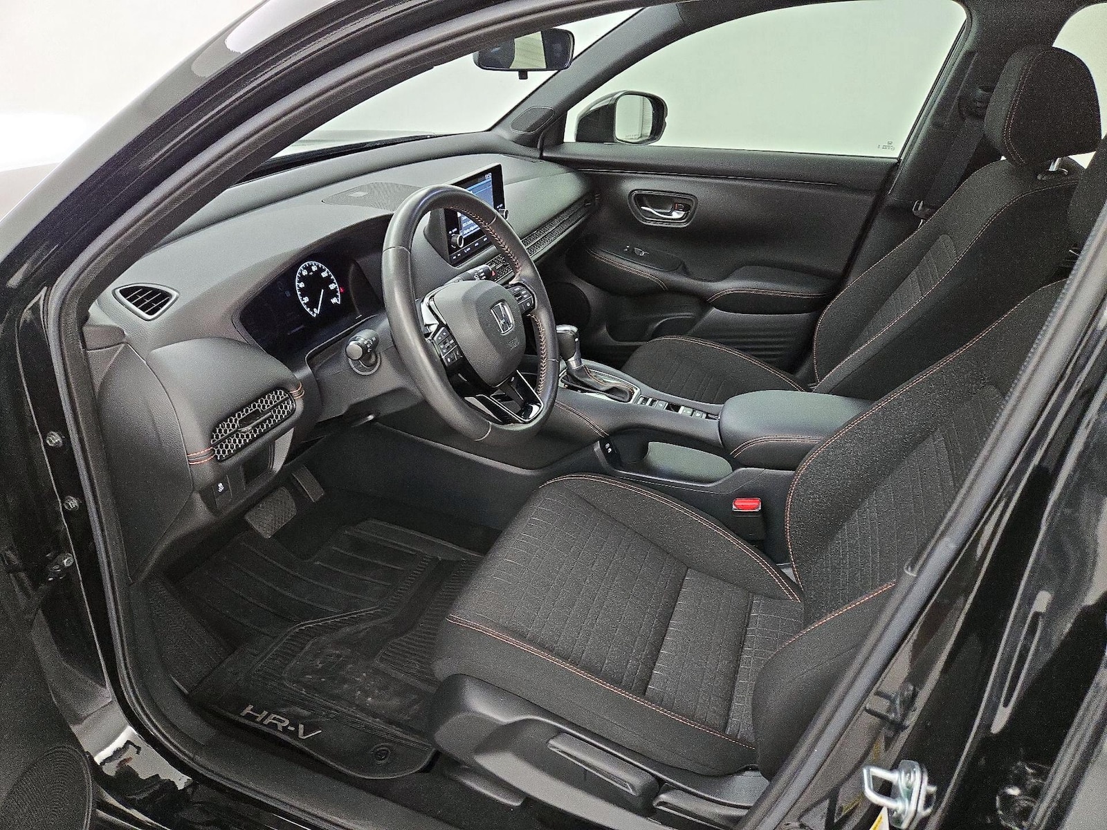 2025 Honda HR-V Sport - Photo 12