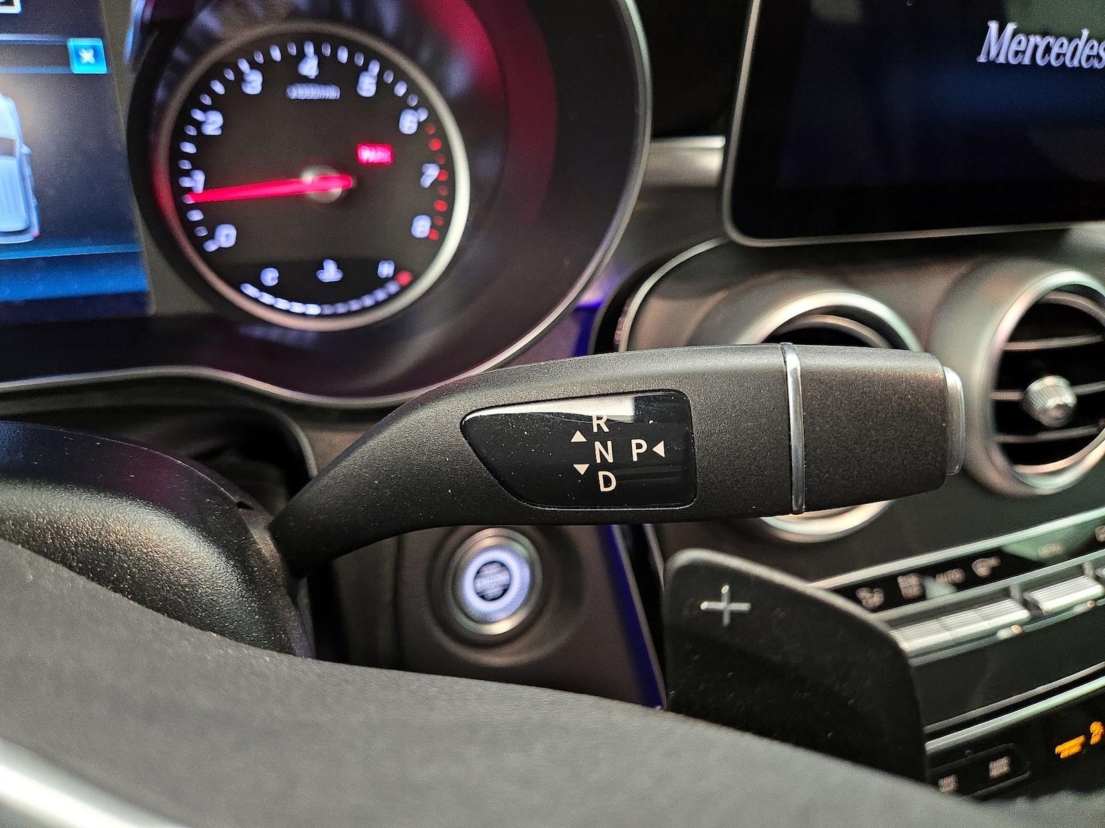 2021 Mercedes-Benz GLC GLC300 - Photo 18