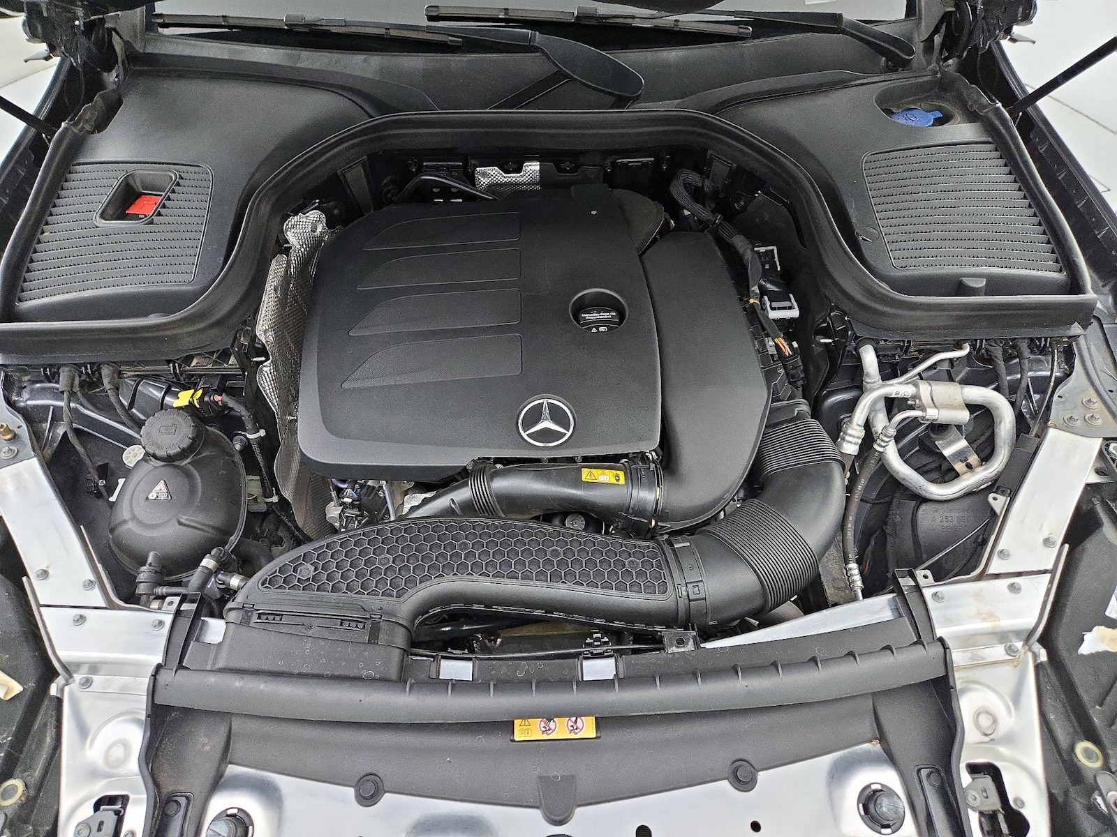 2021 Mercedes-Benz GLC GLC300 - Photo 23