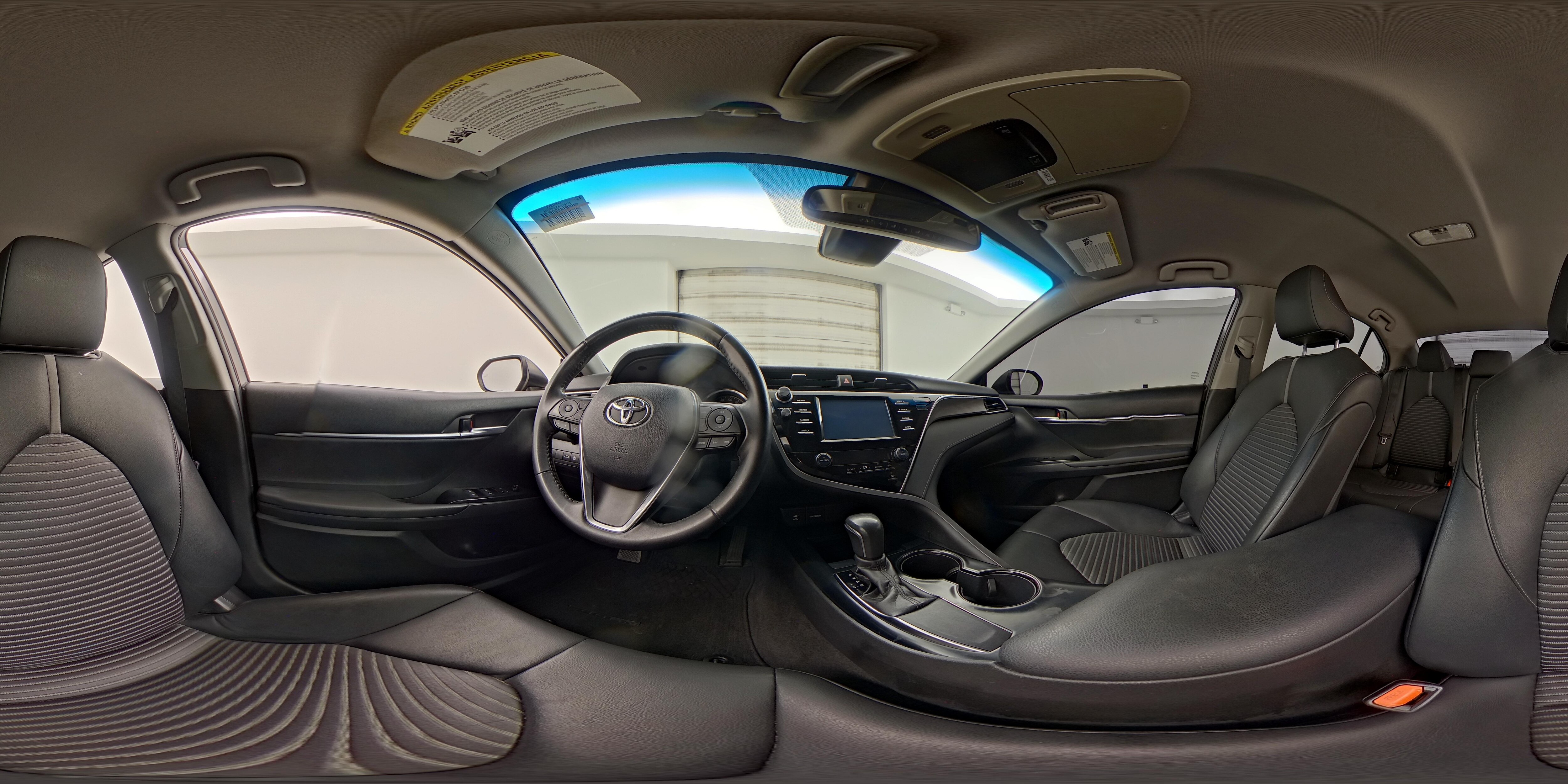 2018 Toyota Camry SE - Photo 26